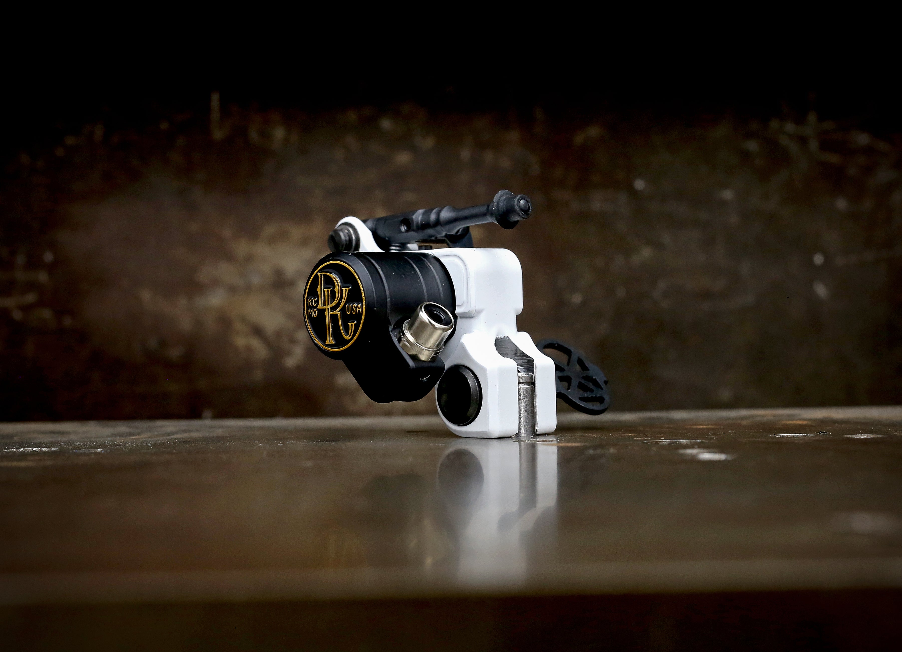 Dan Kubin Sidewinder 46er - Ultra Lightweight White & Black RCA Fishing Reel - Perfect for Saltwater & Freshwater Angling