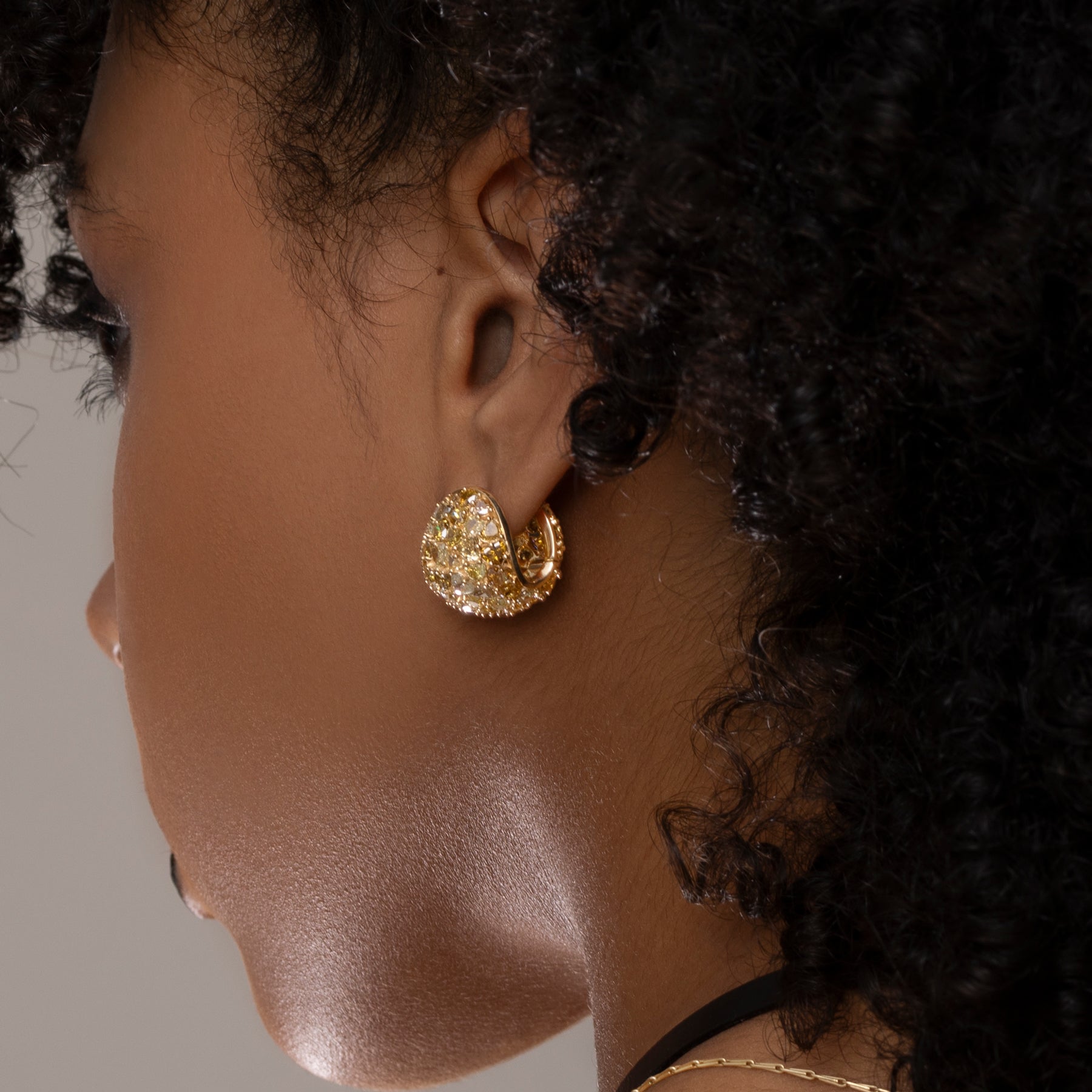 Exquisite Heart-Shaped Diamond Earrings for Women - 14K Gold Fancy Color Statement Jewelry - Perfect for Valentine's Day, Anniversary & Special Occasions