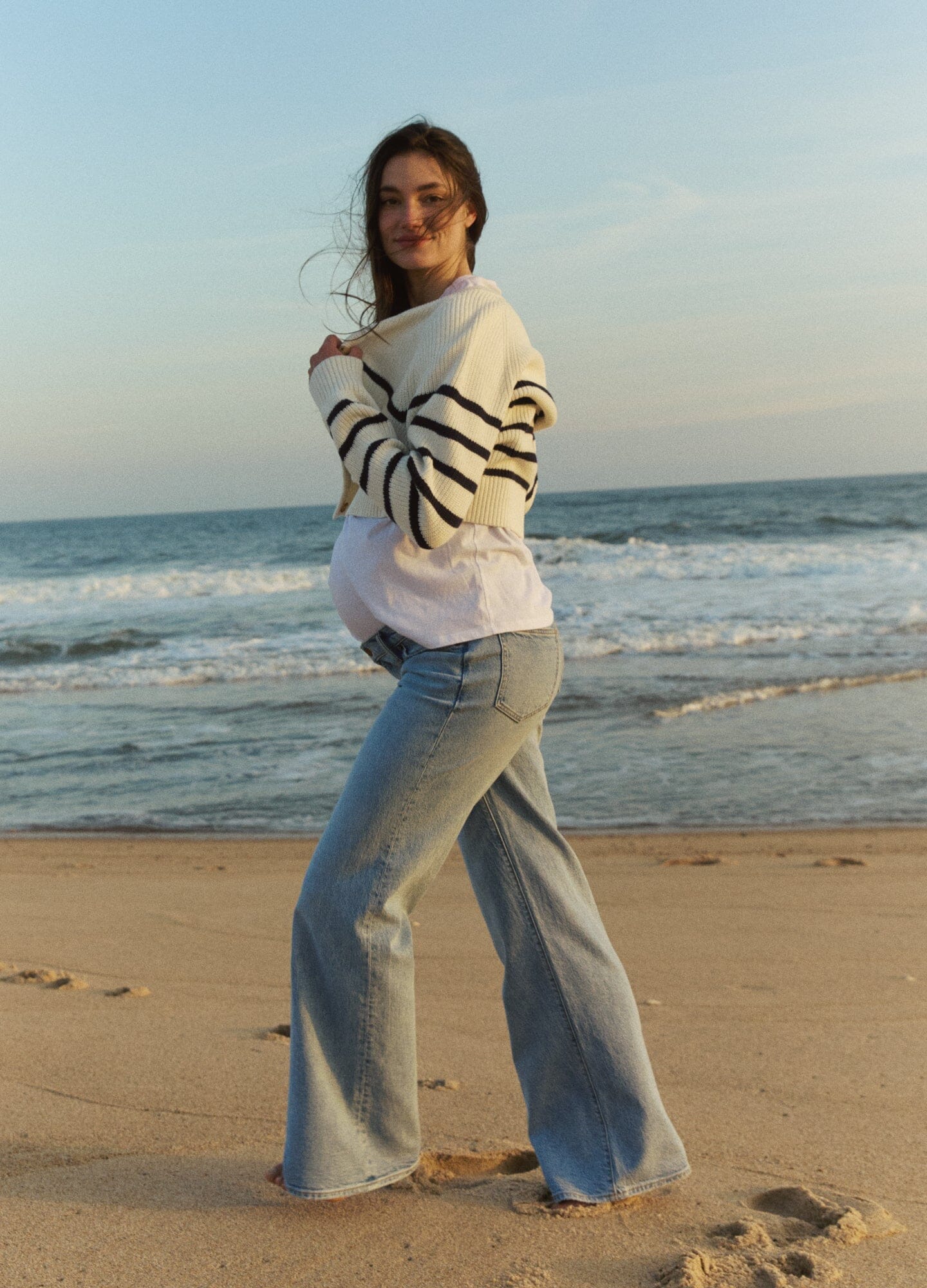 Comfortable Stretchy Wide Leg Maternity Jeans for Pregnant Women - Perfect for Everyday Wear, Work & Casual Outfits