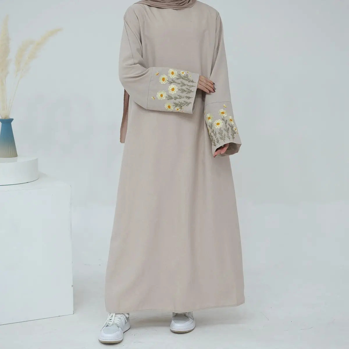 Elegant Floral Embroidery Abaya Dress for Women - Modest Islamic Fashion for Prayer, Eid & Special Occasions