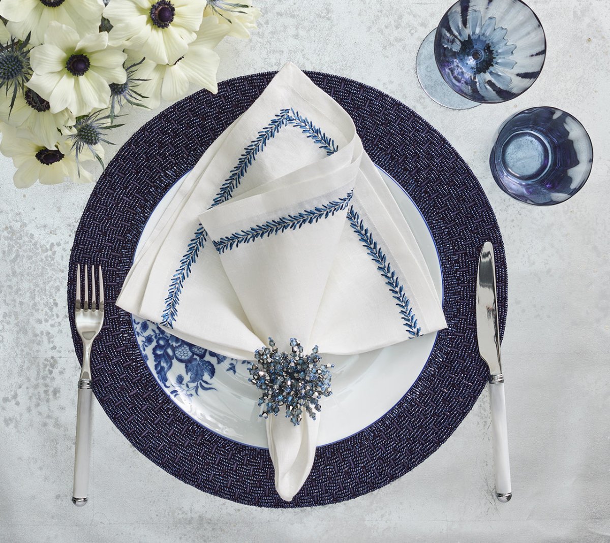 Premium Palisade Placemats Set of 2 - Waterproof & Heat-Resistant Table Mats for Dining, Kitchen, and Outdoor Use - Elegant Home Decor for Parties and Everyday Meals