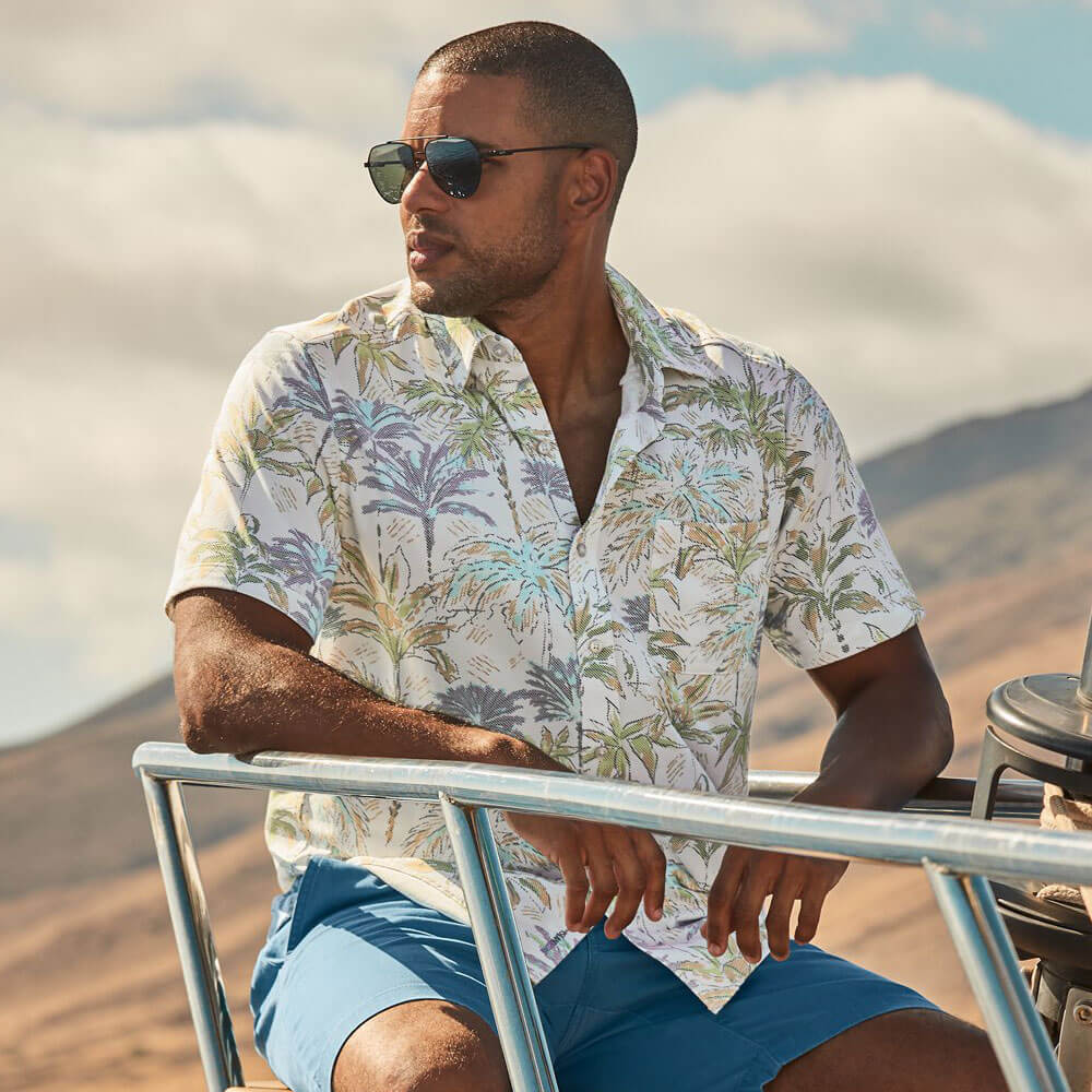 Tommy Bahama IslandZone San Lucio Palm Orchard Camp Shirt for Men - Breathable Hawaiian Shirt with Tropical Print, Short Sleeve Button Down Shirt - Perfect for Beach Vacation, Summer Party & Casual Wear