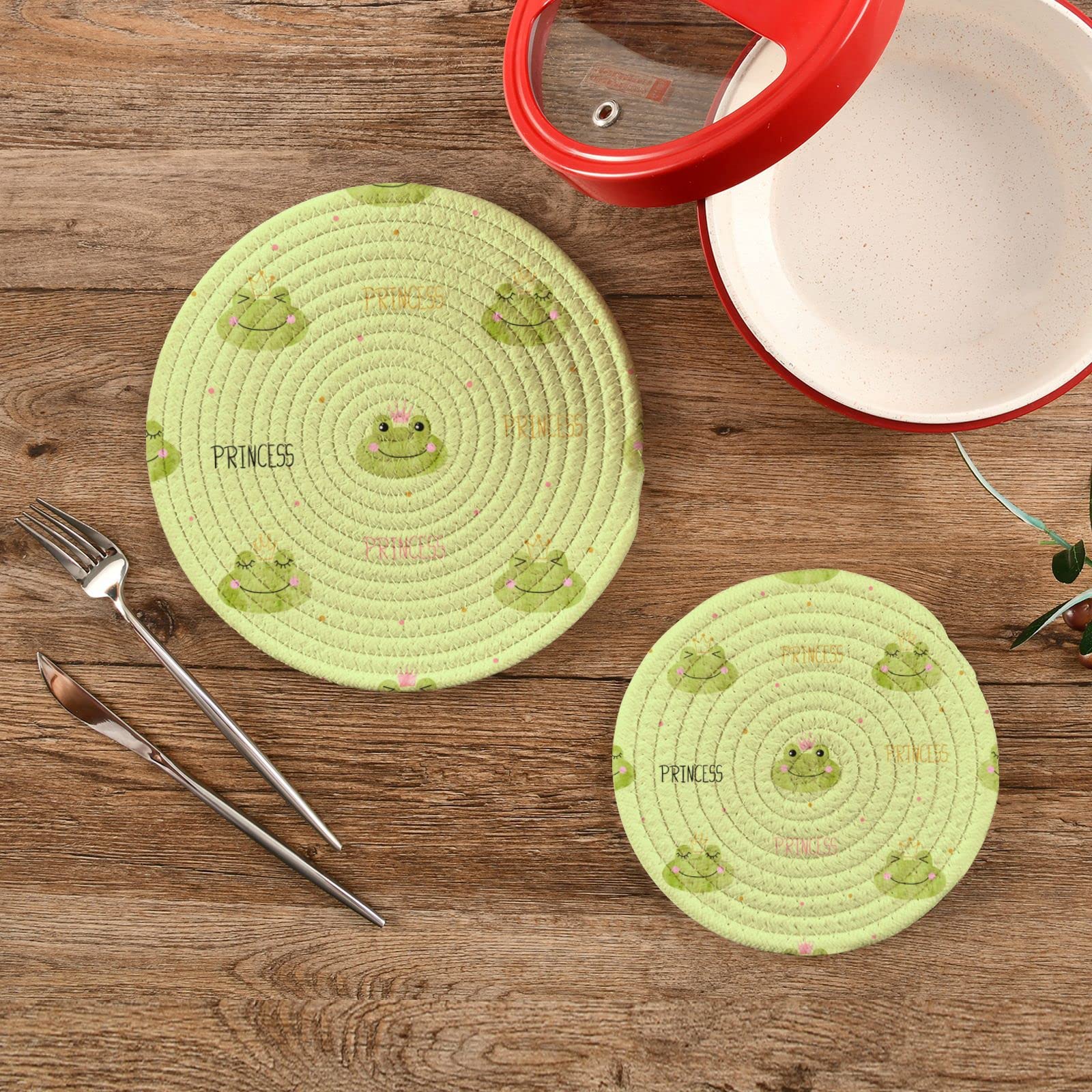 Princess Frogs Pot Holders Set of 2 - Heat Resistant Cotton Round Kitchen Hot Pads for Hot Dishes, Cooking & Baking - Cute Frog-Themed Oven Mitts for Stovetop, Grilling & Serving