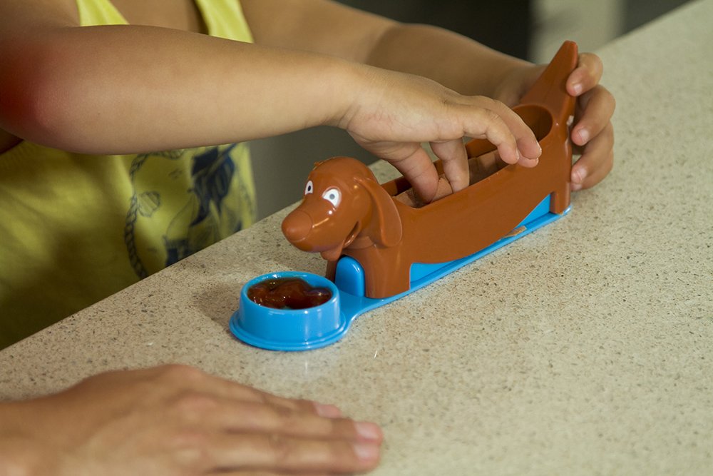 Evriholder Hot Dog Holder and Slicer - Perfect for Kids' Fun Lunches & Snacks - Blue or Green (Colors May Vary) - Ideal for School Lunchboxes, Picnics, and Family BBQs