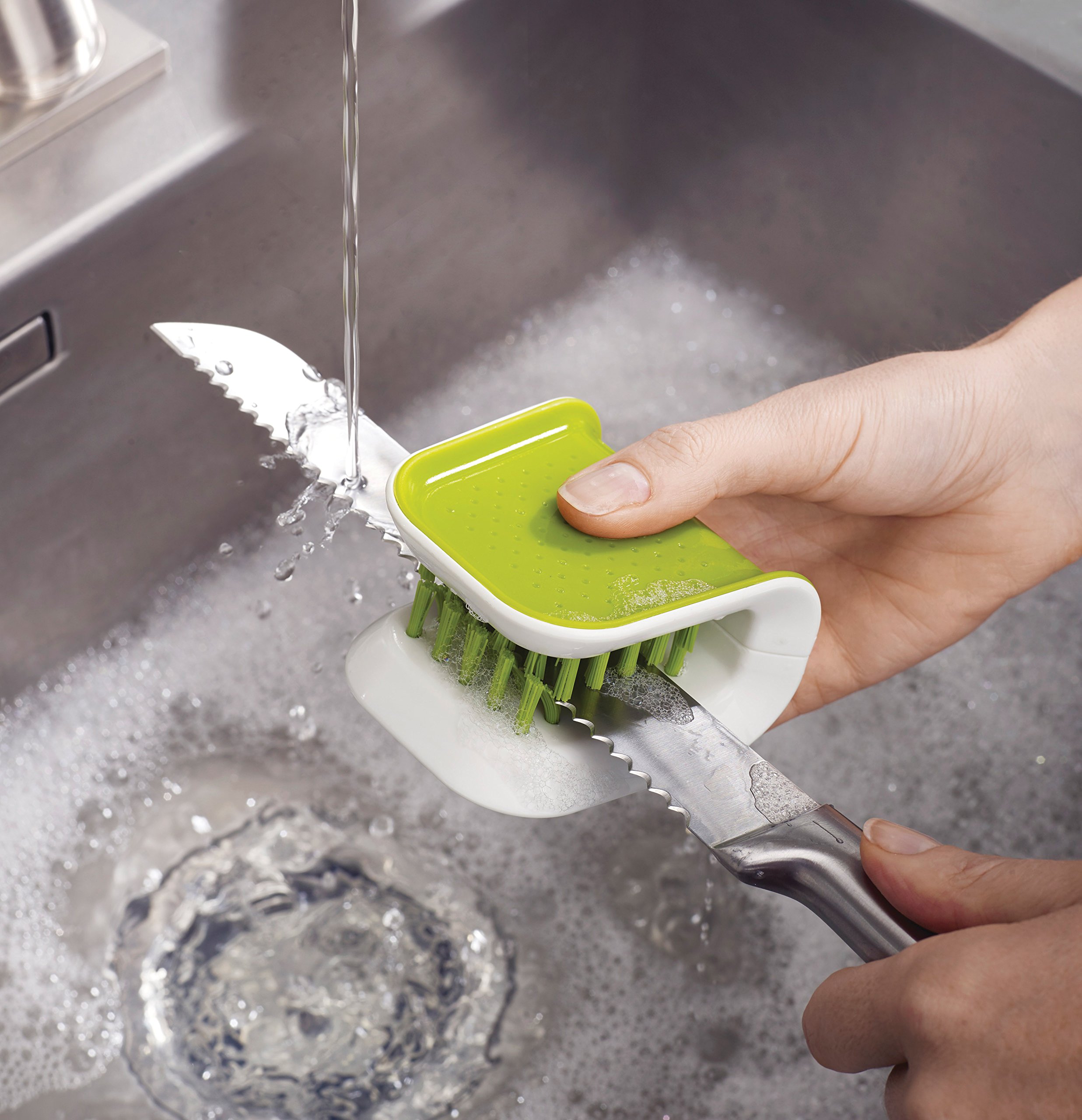 Joseph Joseph BladeBrush Knife & Cutlery Cleaner Brush with Edge Dish Brush - Safe Knife Cleaning Tool for Kitchen, Dishwashing & Food Prep