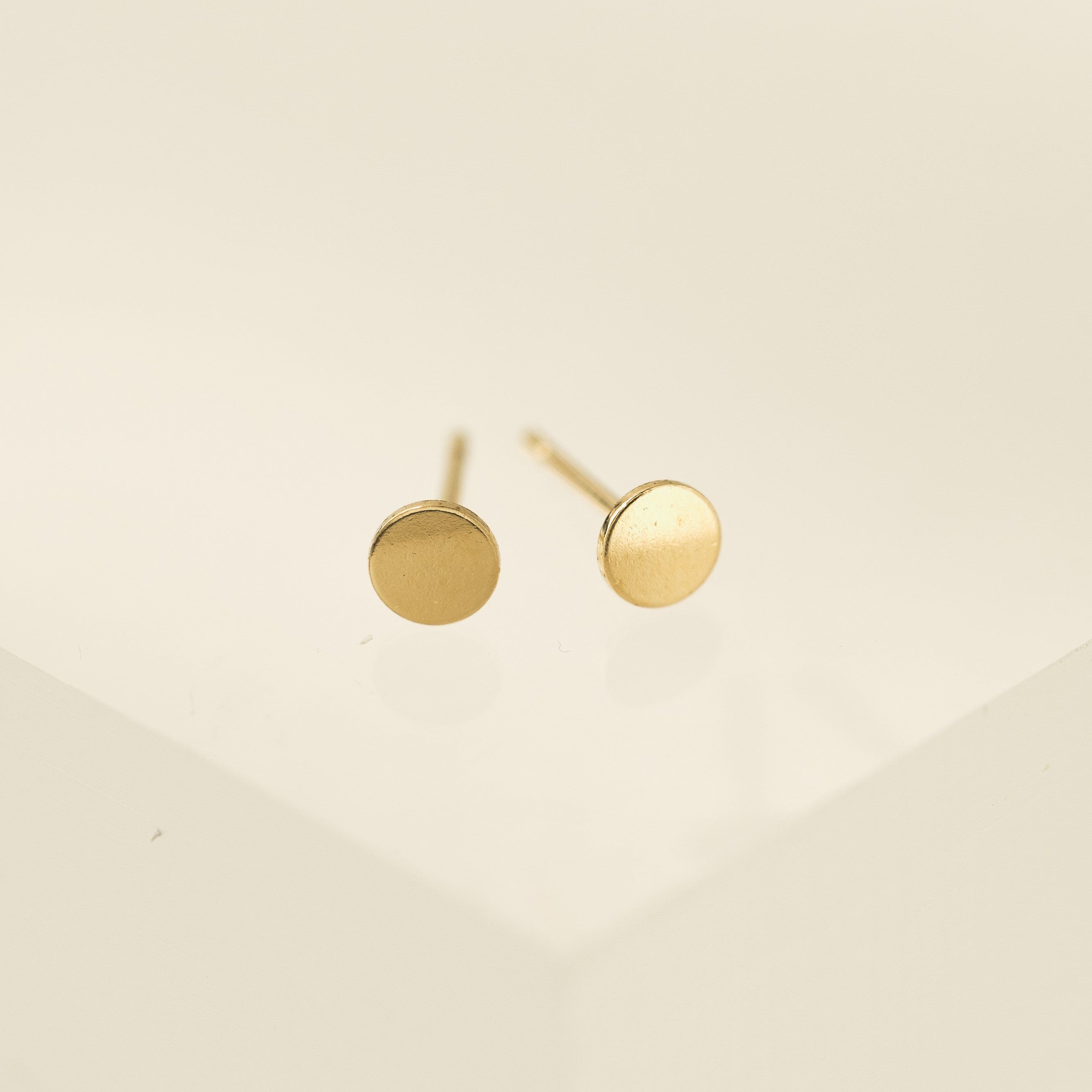 14K Gold Filled Disc Stud Earrings for Women - Minimalist Round Hoop Earrings for Everyday Wear, Gift Giving & Special Occasions