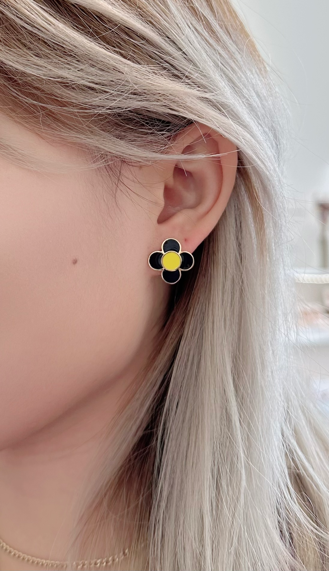 Amare Wear Daisy Flower Black and Yellow Enamel Stud Earrings for Women - Cute Floral Jewelry Gift for Her - Perfect for Everyday Wear, Parties & Special Occasions