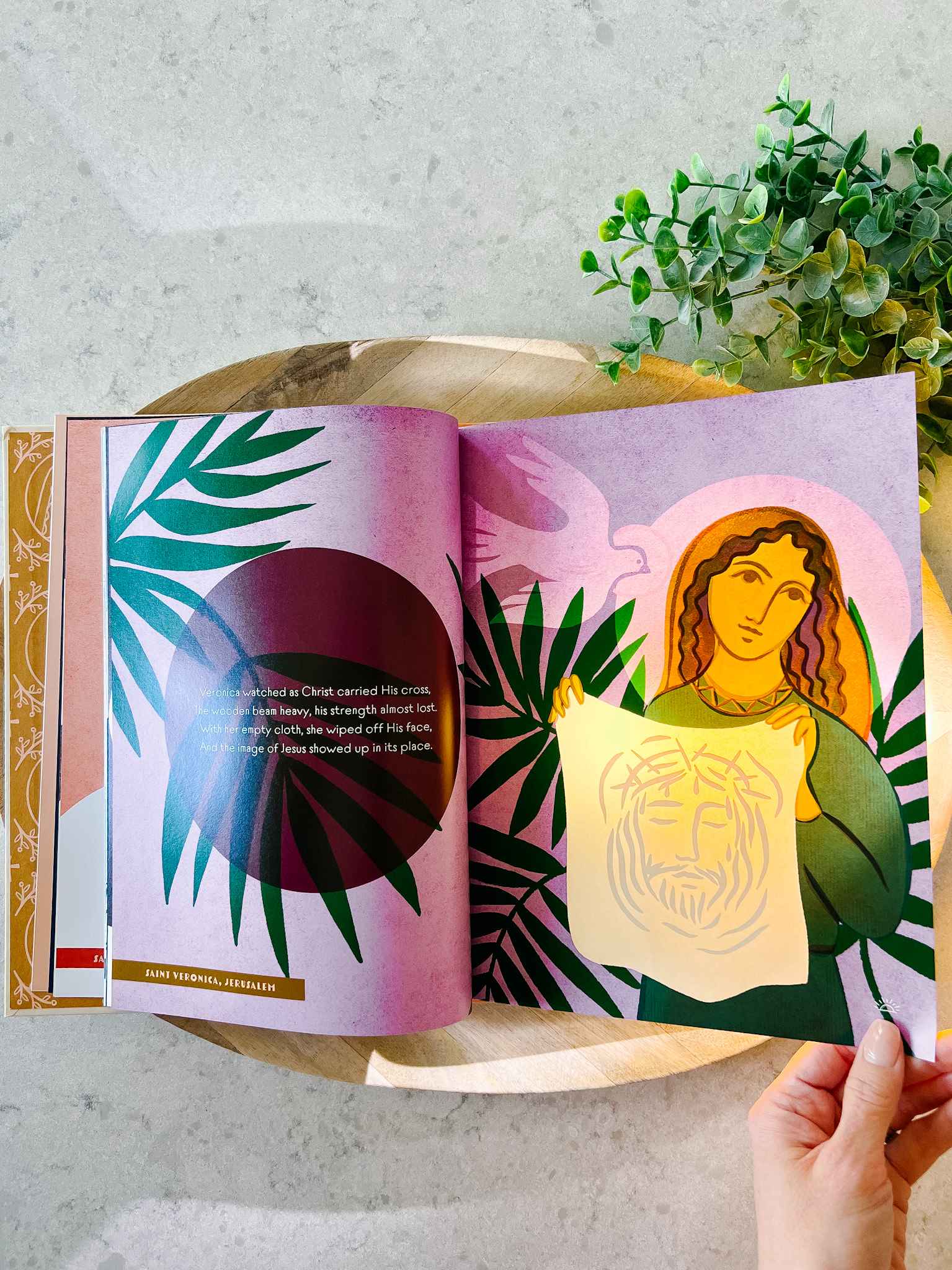 Light of the Saints Book - Inspirational Catholic Reading for Spiritual Growth & Daily Devotion - Perfect for Prayer Time, Bible Study & Gift Giving