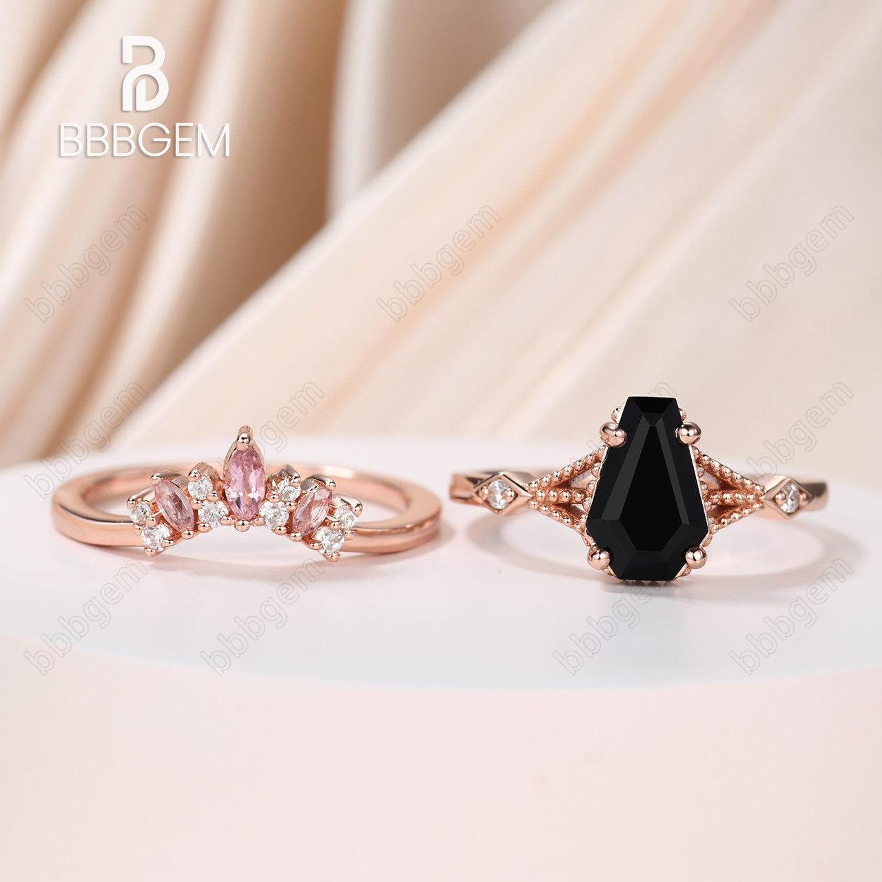 14K/18K Oval Lab Alexandrite Engagement Ring with Infinity Diamond Halo & Criss Cross Design - Perfect for Proposals, Anniversaries & Special Occasions