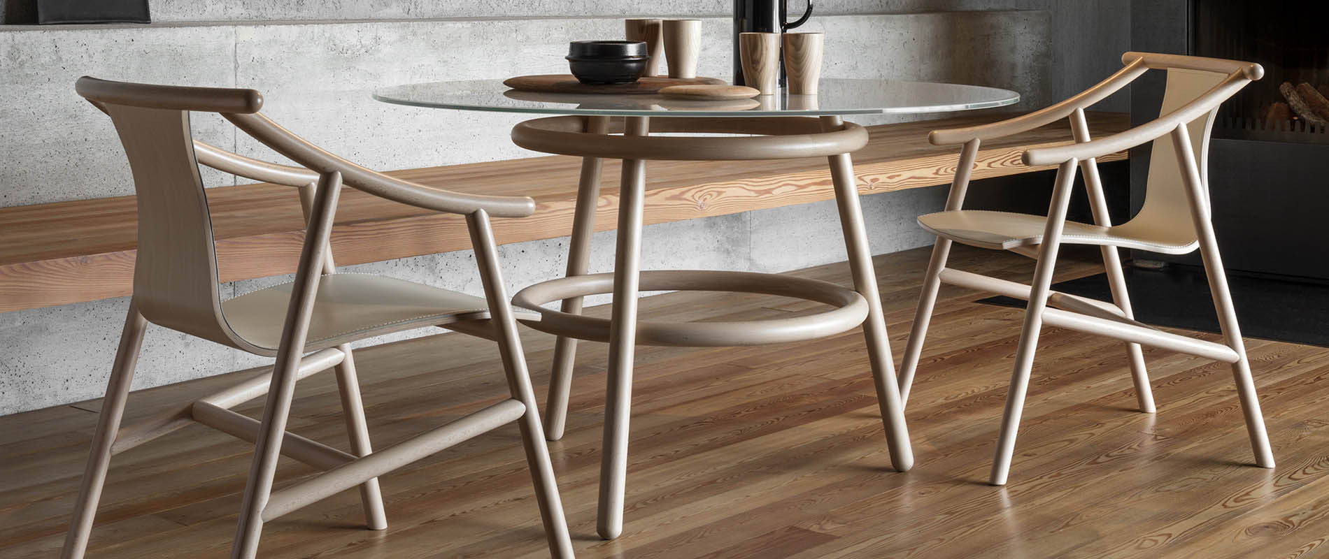 GTV Vico Magistretti 03 02 Bentwood Dining Table - Modern Wooden Round Table for Kitchen, Dining Room & Small Space Decor