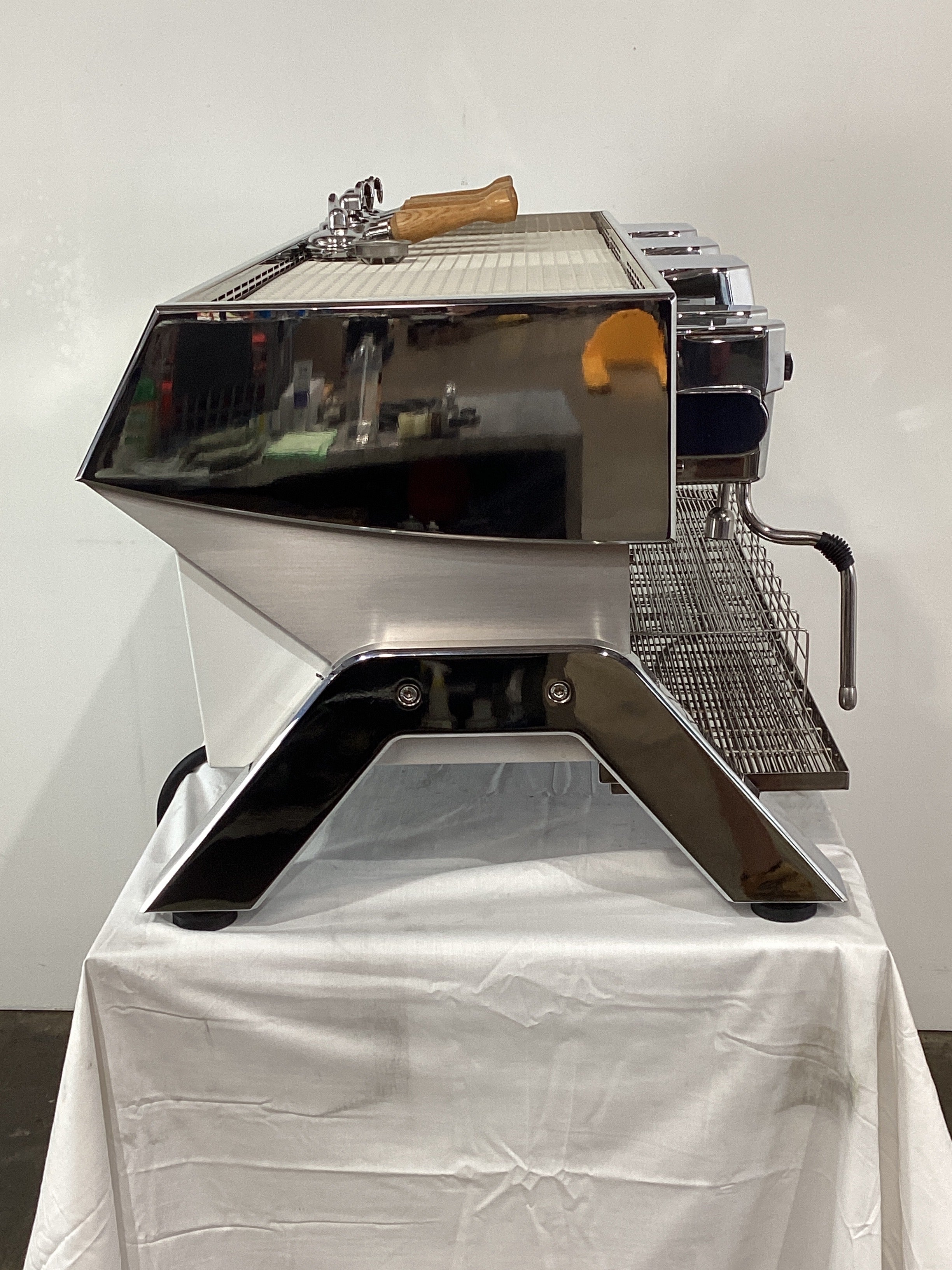 Elektra Indie 3 Group Commercial Espresso Machine - Professional Coffee Maker for Cafes, Restaurants & Offices - Perfect for Baristas & Coffee Lovers
