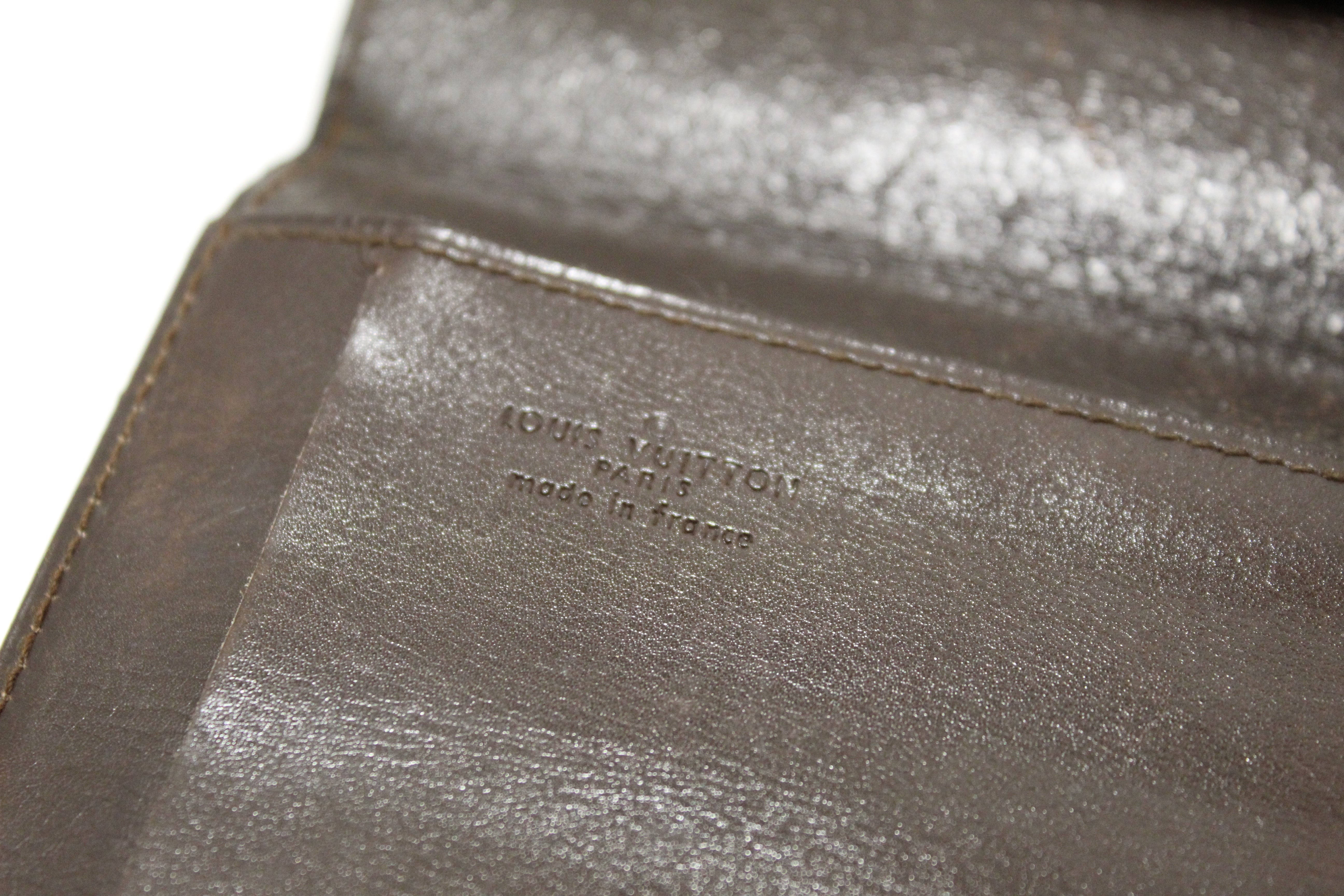 Authentic Louis Vuitton Monogram Checkbook Wallet - Luxury Organizer for Credit Cards, Checks & Cash - Perfect for Business Professionals & Daily Use