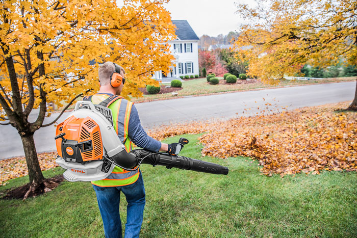 STIHL BR 800 X Professional Backpack Leaf Blower - High Power Gas Powered Yard Blower for Lawn Care, Landscaping & Fall Leaf Cleanup