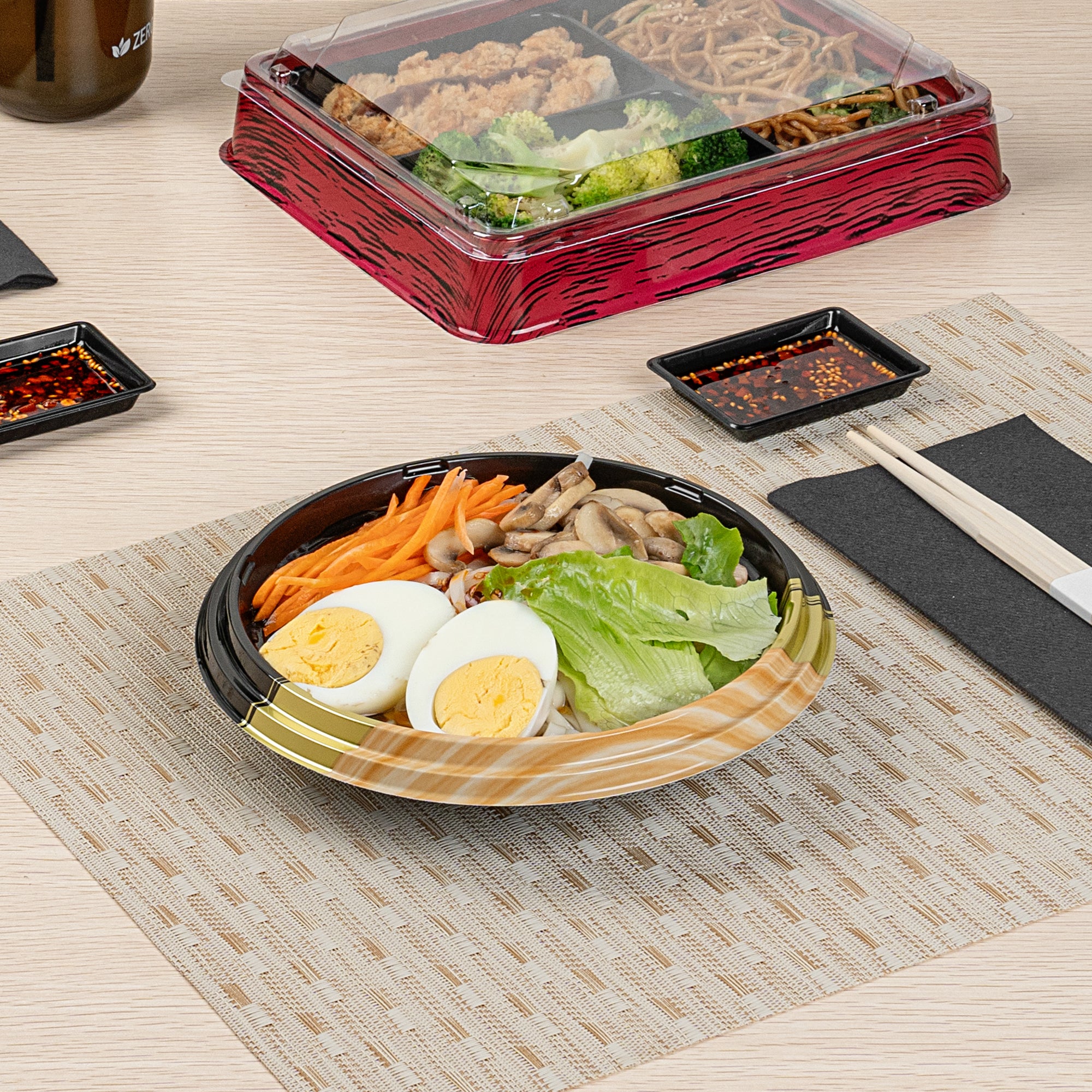 Bento Tek 14 oz Round Black and Gold Plastic Asian Style Bowl - 7 x 7 x 1.5 Inches - Set of 100 - Perfect for Sushi, Ramen, Bento Boxes & Asian Cuisine