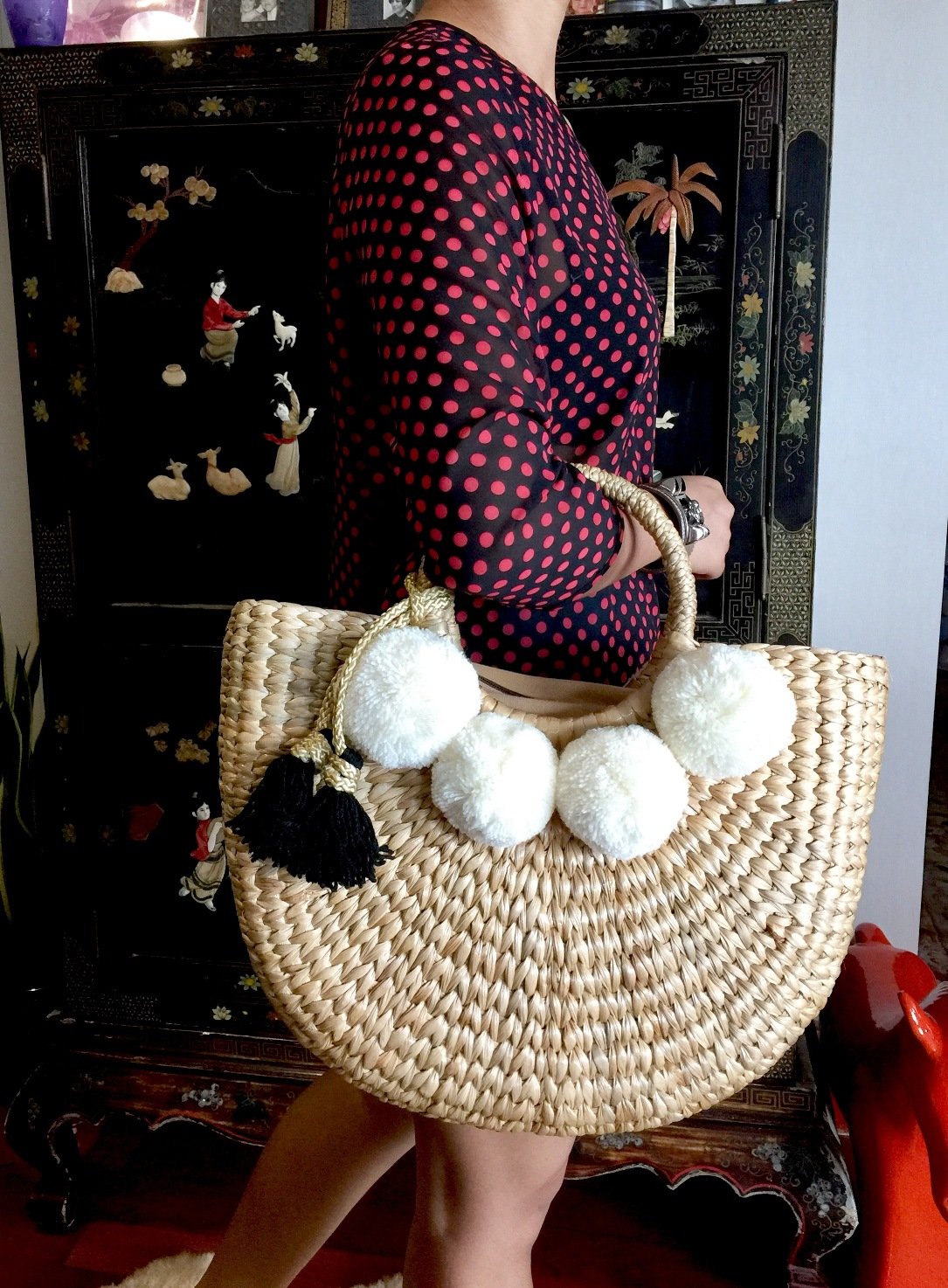 Stylish Pom Pom Straw Tote Bag for Women - Perfect Beach Basket Bag, Summer Straw Handbag for Outings, Picnics & Vacation