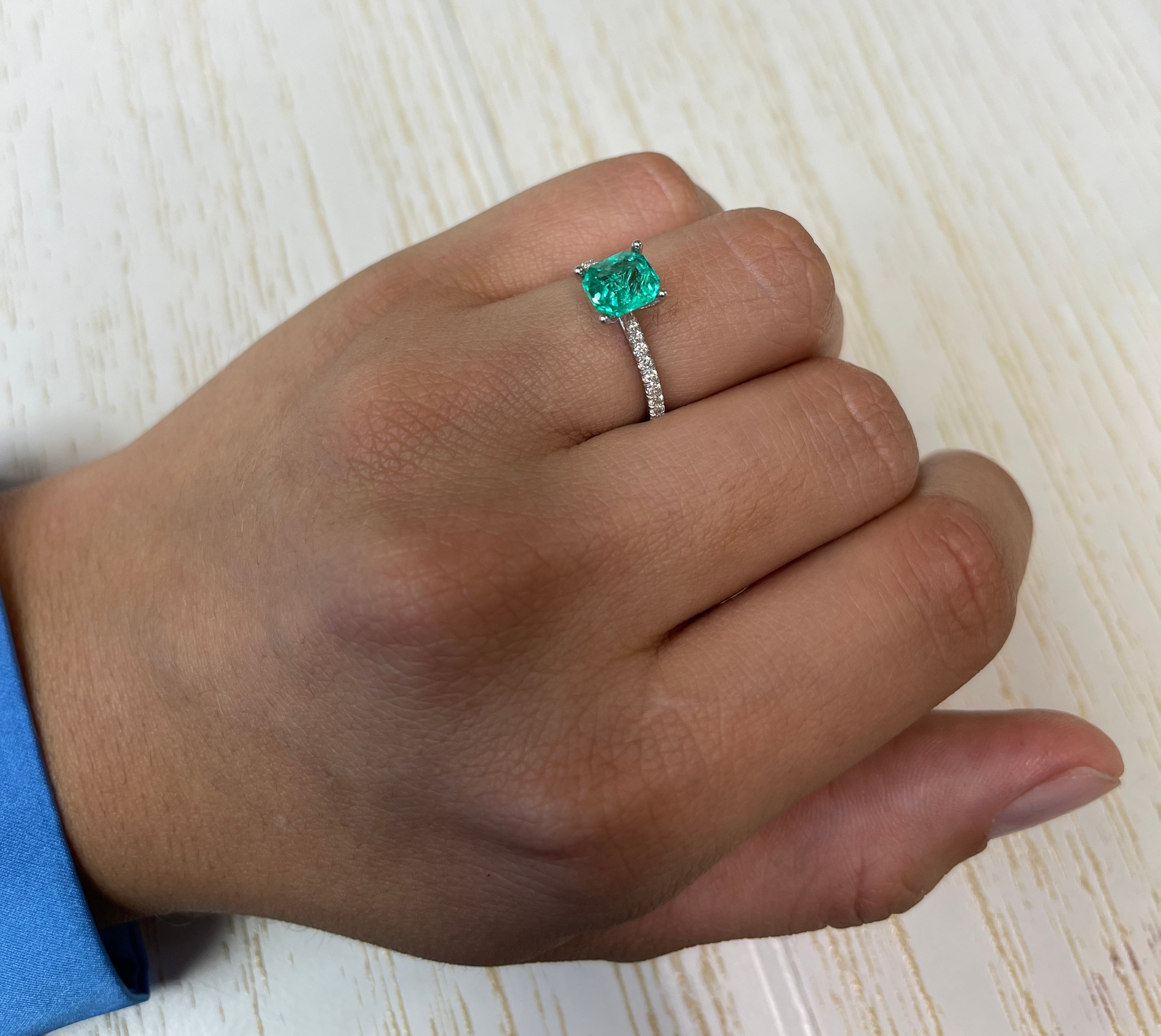 1.79 Carat 7.5x7mm Crystalline Green Asscher Cut Natural Colombian Emerald Gemstone for Jewelry Making - Perfect for Engagement Rings, Earrings & Pendants