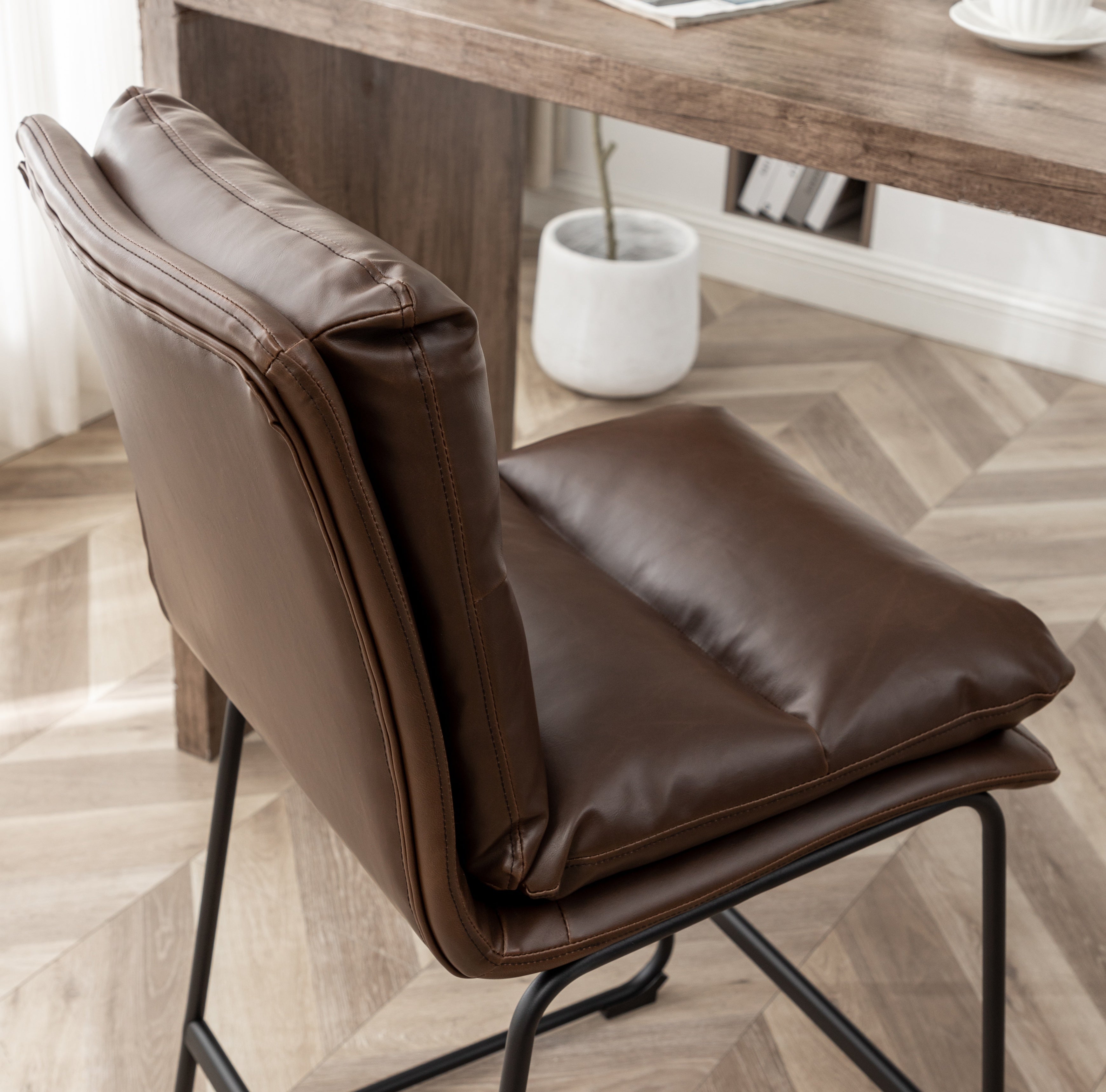 Roundhill Furniture Milos 26