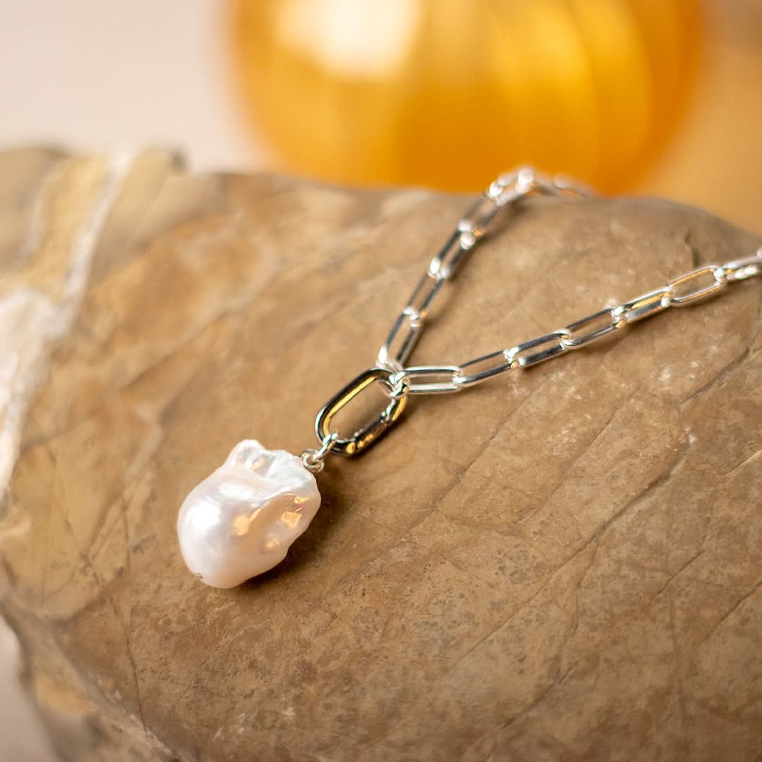 Elegant Detachable White Baroque Pearl Pendant Necklace in Sterling Silver - Perfect for Weddings, Parties & Special Occasions