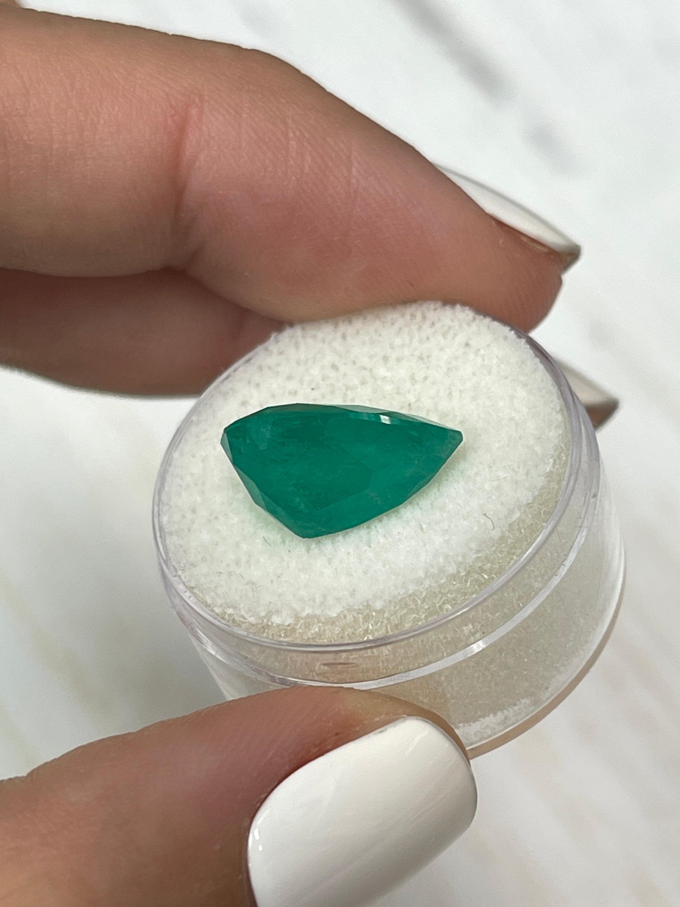 6.59 Carat Natural Colombian Emerald Pear Cut Loose Gemstone for Jewelry Making - Engagement Rings, Necklaces & Earrings