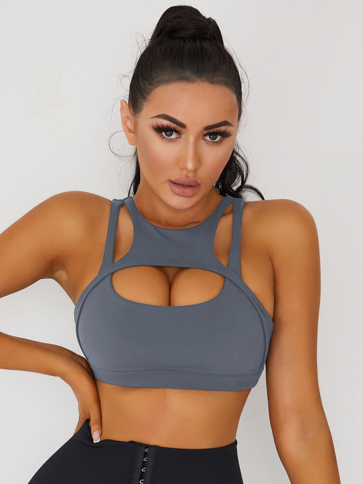 ZASUWA Women's Sexy Cutout Sports Bra - High Support Workout Top for Yoga, Gym & Running