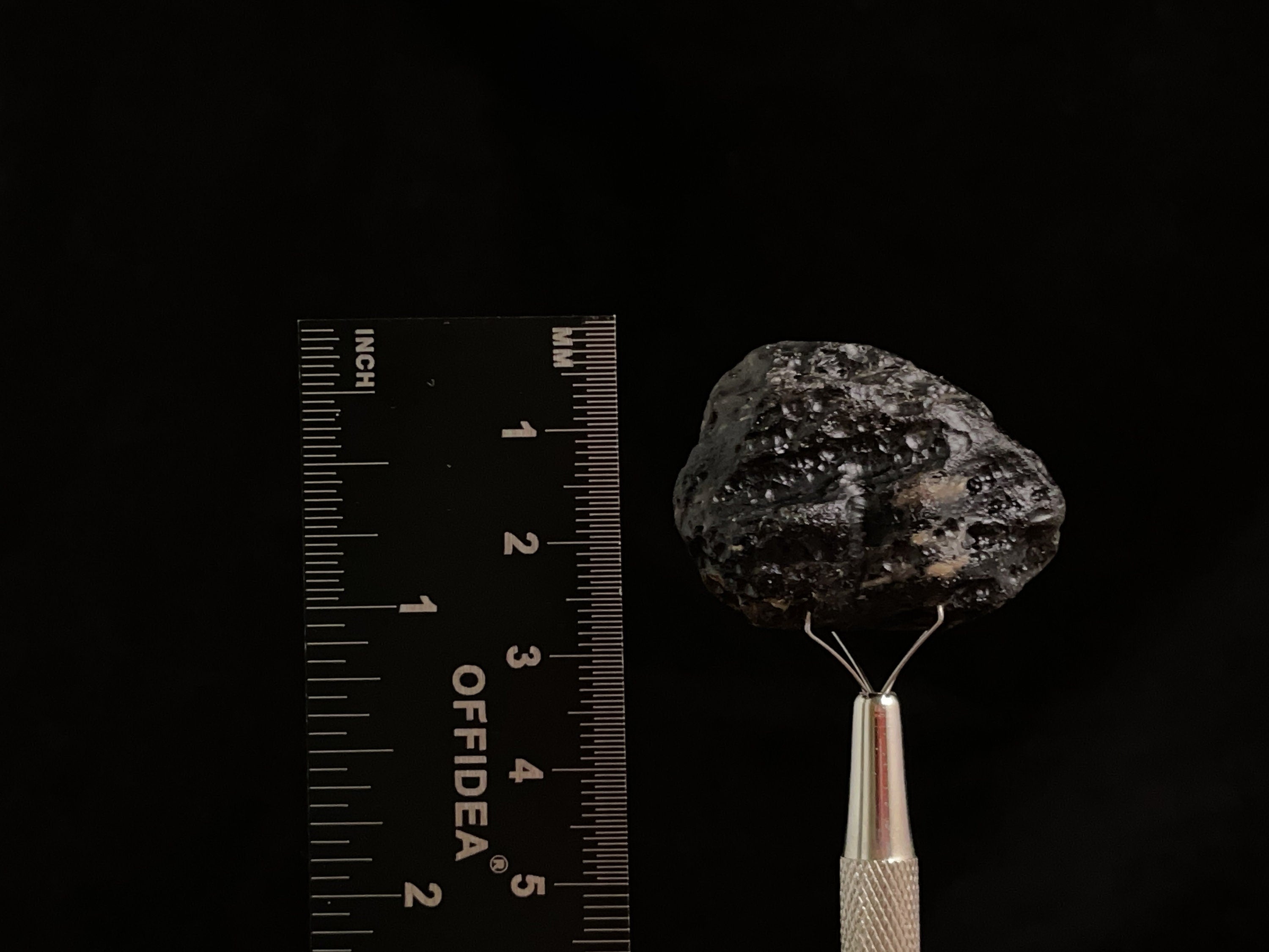 COLOMBIANITE Raw Crystal - Natural Obsidian & Tektite Stone for Gothic Home Decor, Spiritual Healing & Meditation - Perfect for Altars, Jewelry Making & Energy Work (45445)