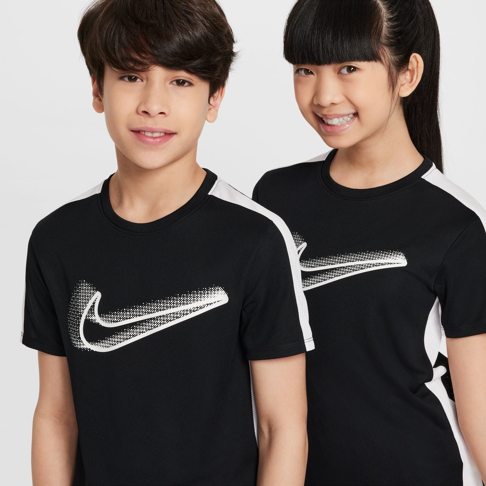 Nike Big Kids' Dri-FIT Performance T-Shirt (FZ5312 010) - Moisture-Wicking Athletic Top for Running, Basketball & Sports Training