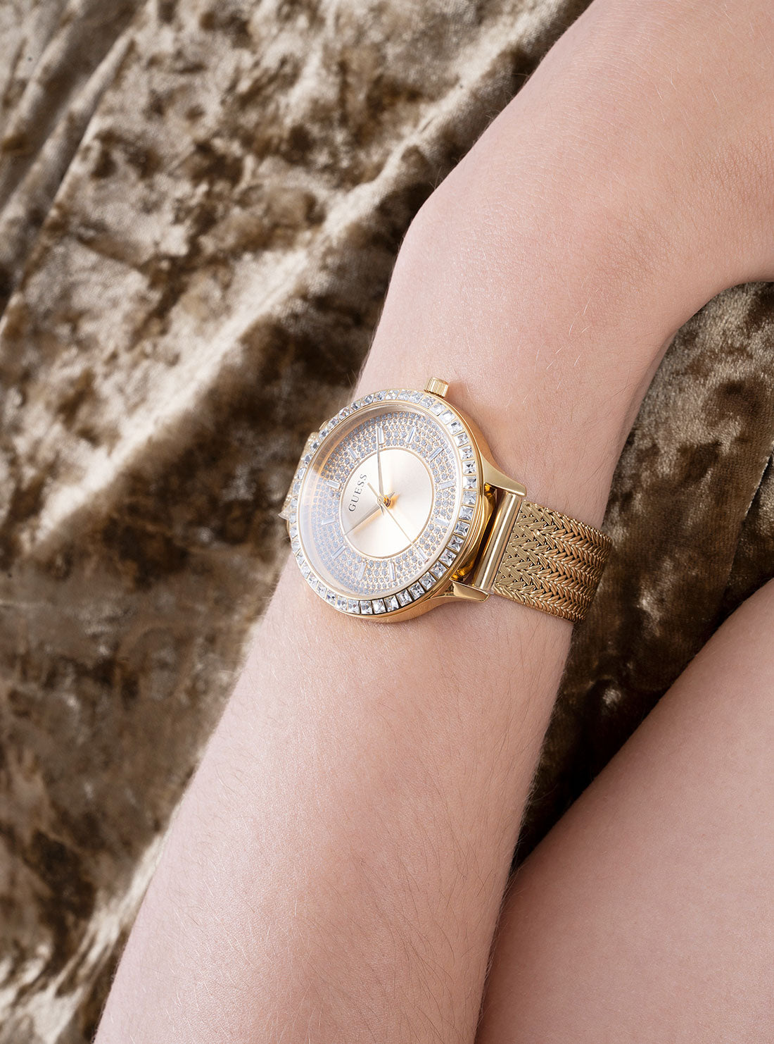 Elegant Gold Mesh Watch for Women - Stylish & Durable Dress Watch for Parties, Weddings & Formal Events