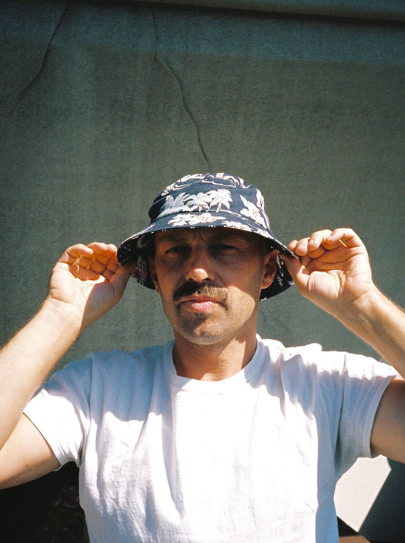 Lite Year Hawaiian Bucket Hat Navy - Stylish Sun Protection for Beach, Vacation & Outdoor Activities