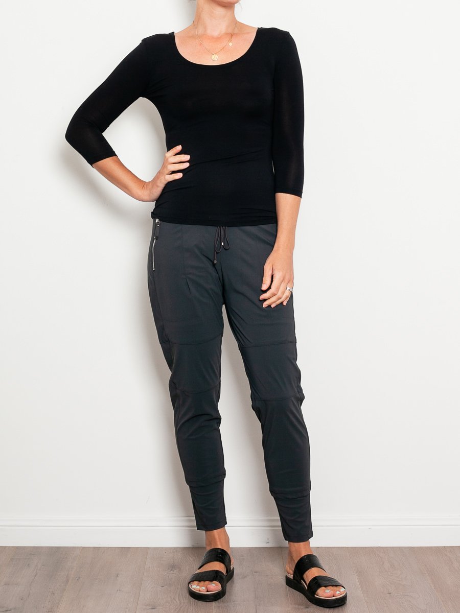 Tani Women's 3/4 Sleeve Scoop Neck T-Shirt - Casual Comfort Top for Everyday Wear & Layering
