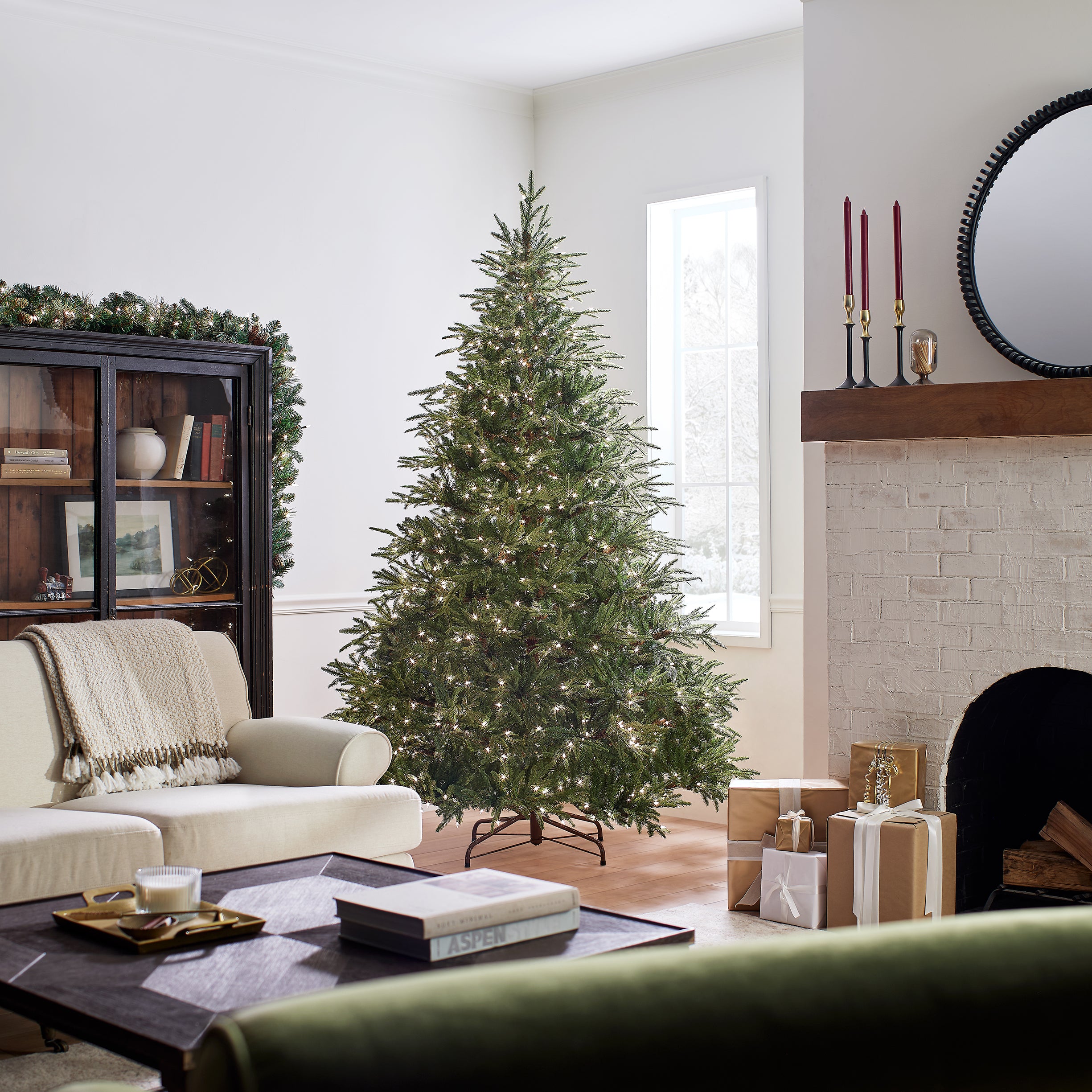 7.5 ft Pre-Lit Fraser Fir Christmas Tree with 500 Clear LED Lights - Perfect for Living Room, Office, and Holiday Decorations