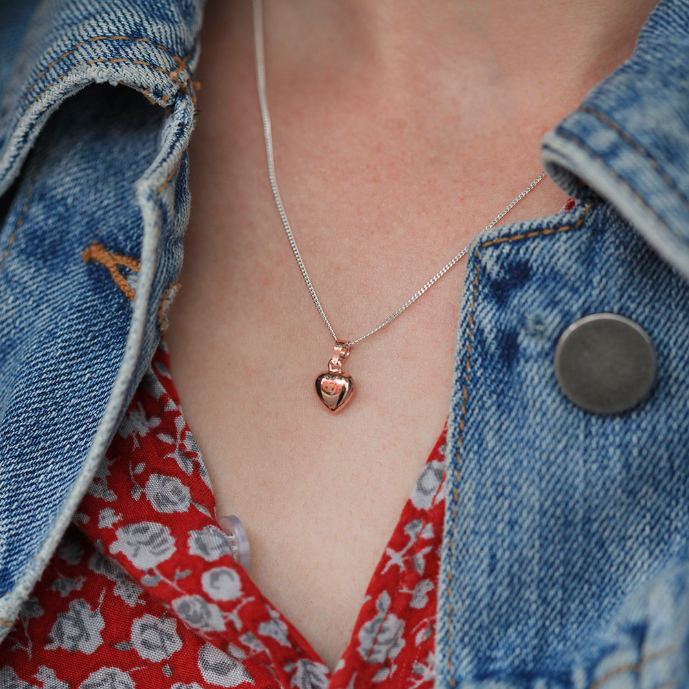 9ct Rose Gold Heart Pendant Necklace for Women - Elegant Valentine's Day Gift, Birthday Present & Anniversary Jewelry - Perfect for Romantic Occasions, Date Nights & Special Moments