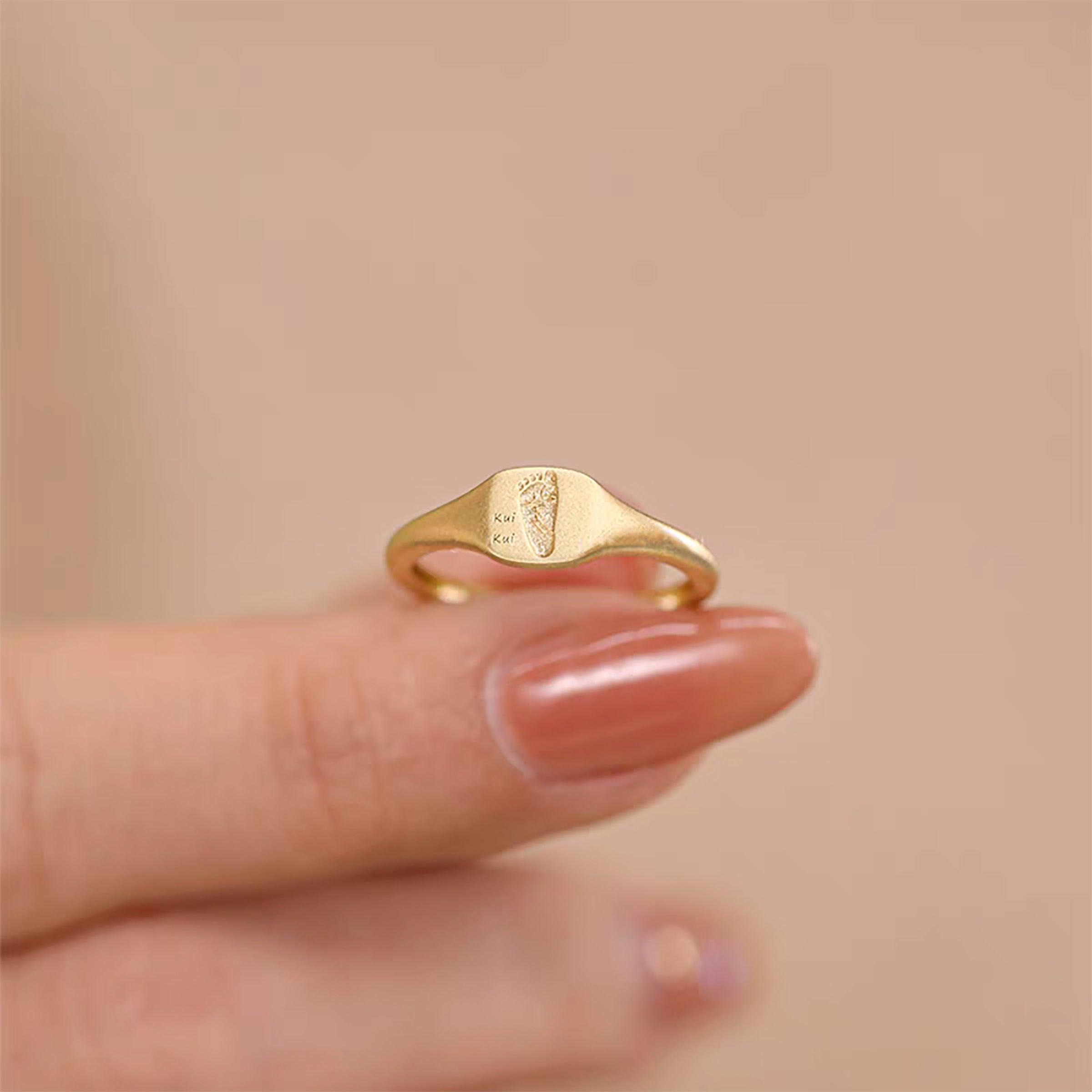 Solid Gold Footprint Ring for Women - Elegant & Dainty Jewelry Gift for Mom, Grandma - Perfect for Mother's Day, Birthday & Anniversary Celebrations