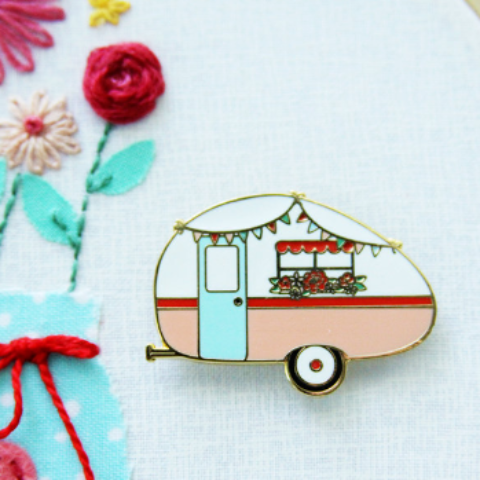 Vintage Camper Needle Minder - Magnetic Pin Cushion for Sewing, Quilting & Embroidery - Perfect for Crafters & DIY Enthusiasts - Flamingo Toes Design