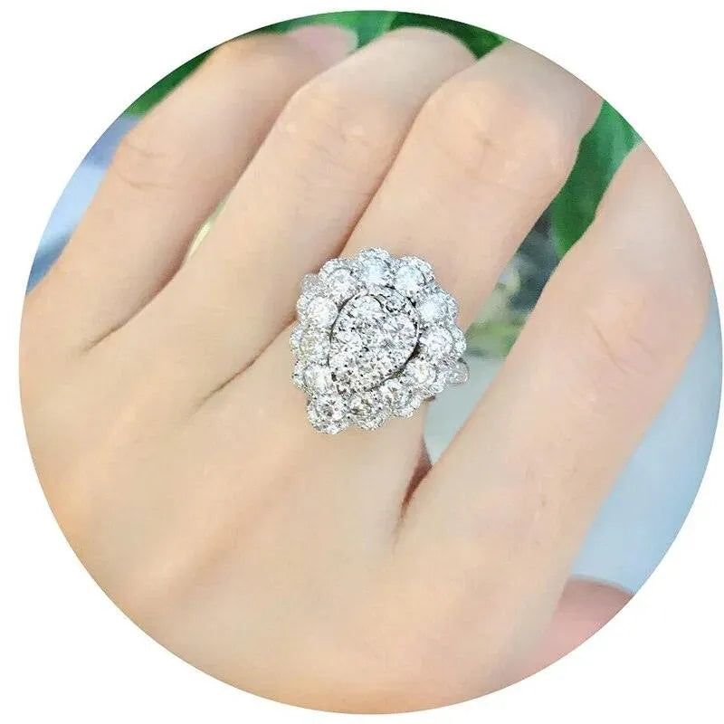 VVS1 Natural Diamond 18K Gold Ring - Classic Elegant Fine Jewelry for Women | Perfect for Engagement, Wedding, Anniversary & Special Occasions | Trendy 2023 Collection