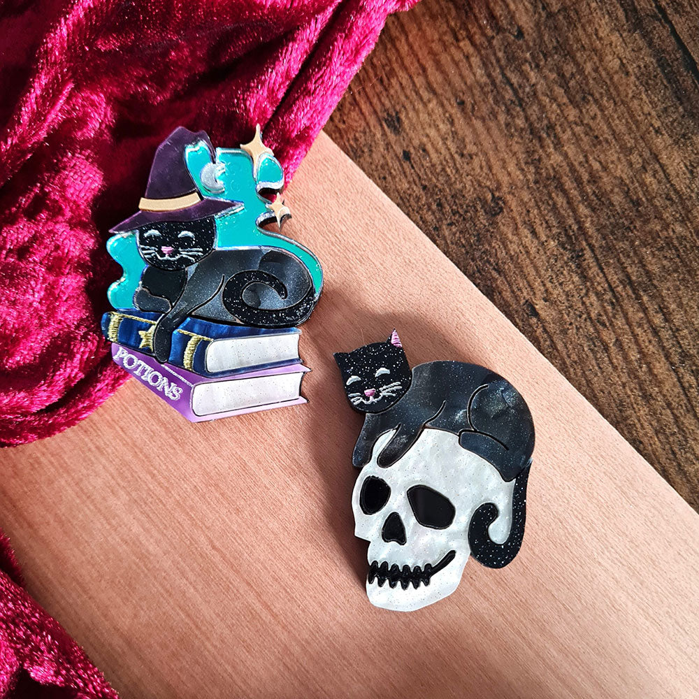Cherryloco Cat Tarot Card Mini Brooch Set - 2 Pack Cute Zodiac Cat Pins for Lapel, Jacket & Bag - Perfect for Tarot Lovers, Cat Enthusiasts & Unique Gift Ideas