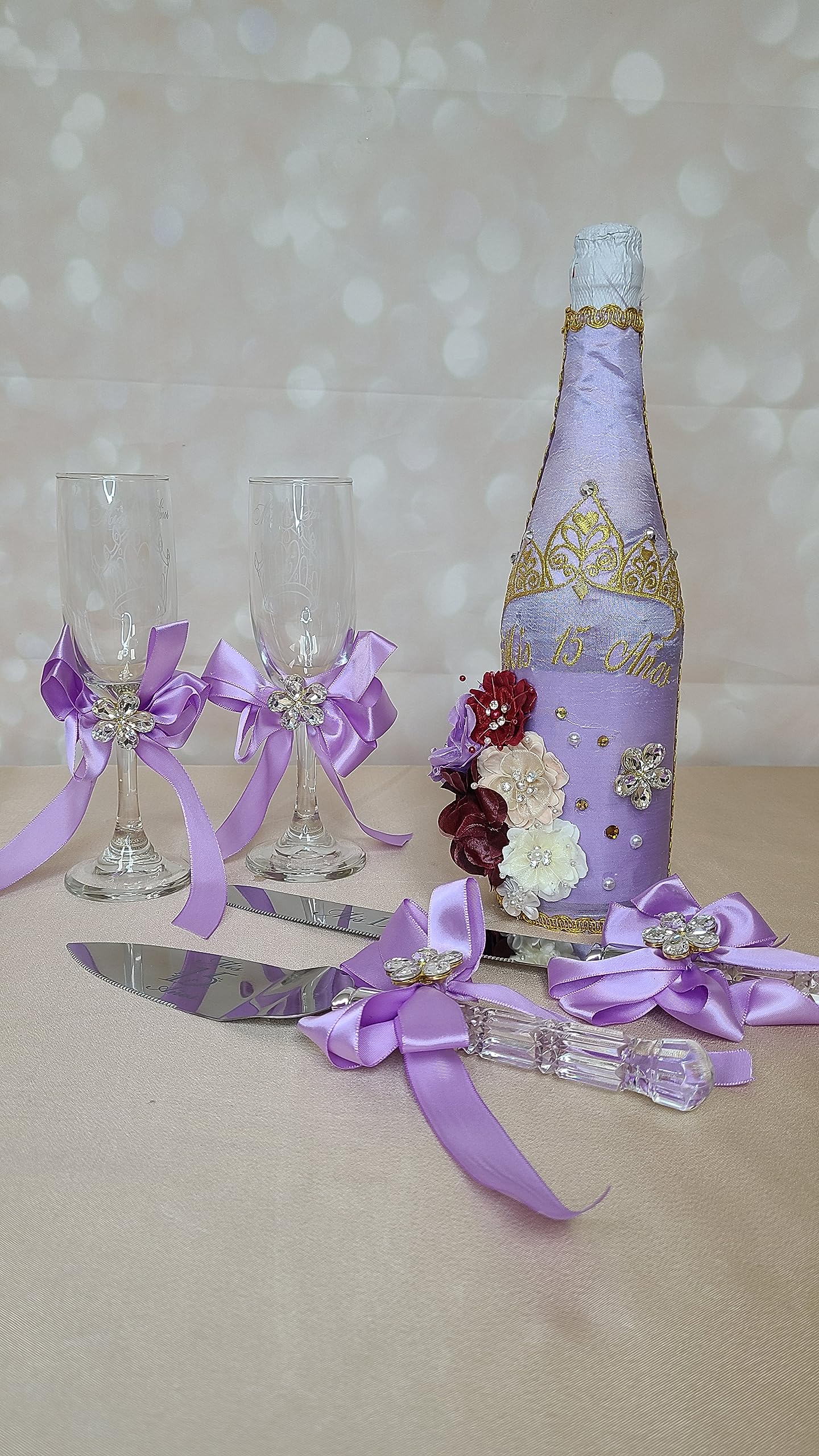 Quinceañera Crown & Pillow Set - Sweet 16 Accessories, Queen & Princess Theme Decorations - Perfect Quinceanera Gift Idea for Birthday Parties, Celebrations & Special Occasions