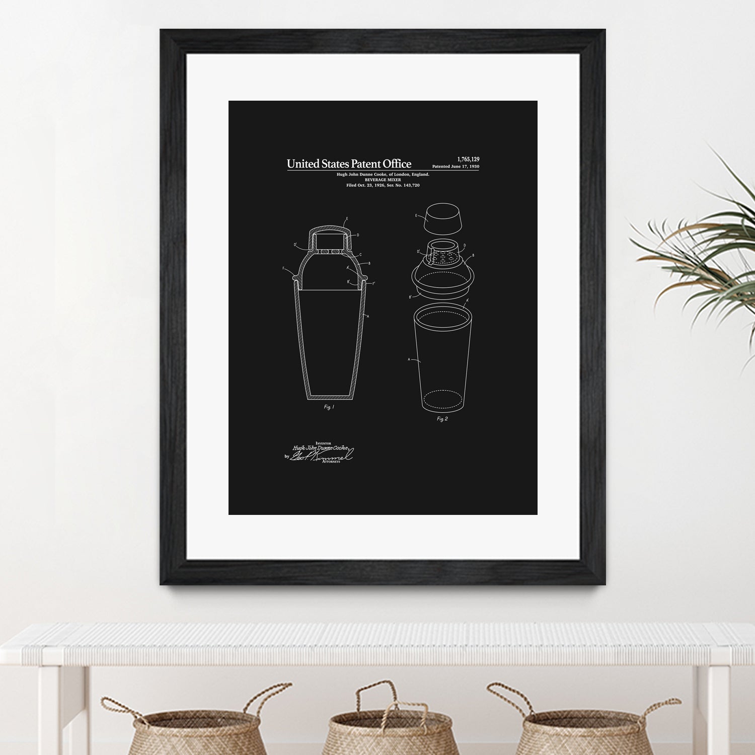 Premium Stainless Steel Cocktail Shaker with Patented Design - Black Barware for Mixing Martinis, Margaritas & Cocktails - Perfect for Home Bars, Parties & Professional Bartenders