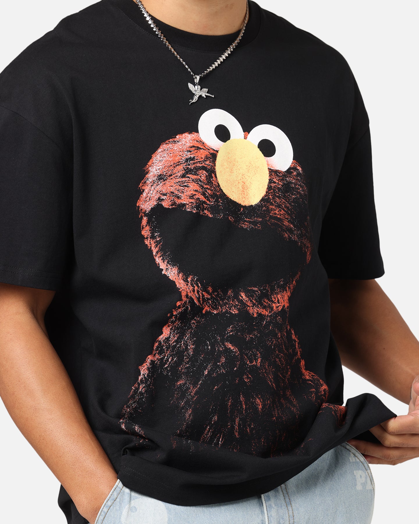 Sesame Street Elmo Graphic T-Shirt for Men & Women - Heavy Cotton Vintage Tee - Black - Perfect for Casual Wear, Cosplay & Street Fashion