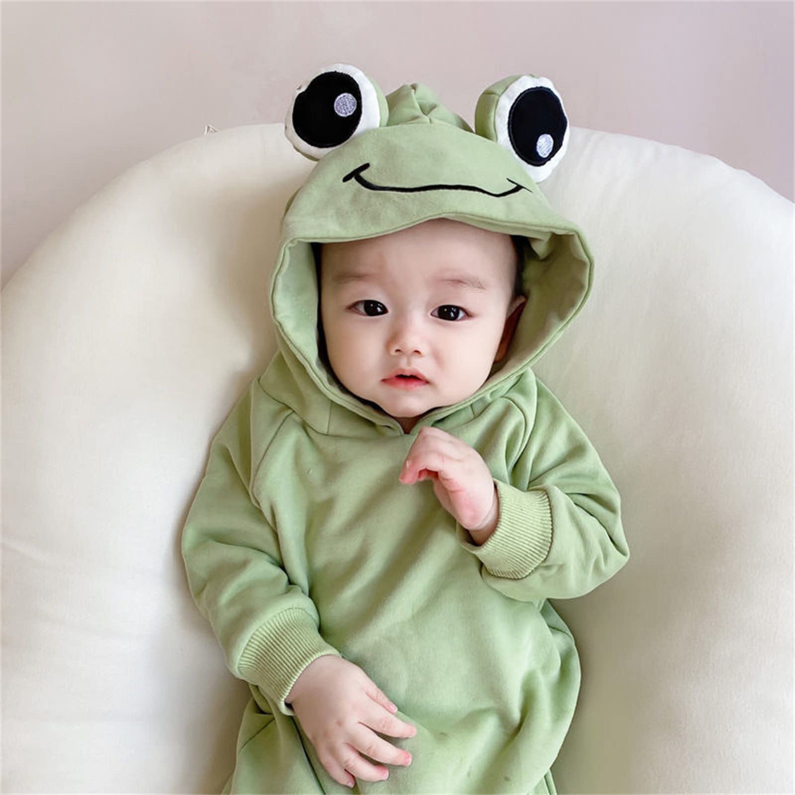 Handmade 3D Frog Halloween Costume for Newborn Baby Boys - Cute Photo Props & Outfit Set - Perfect for Halloween Parties, Photoshoots, and Baby Gifts