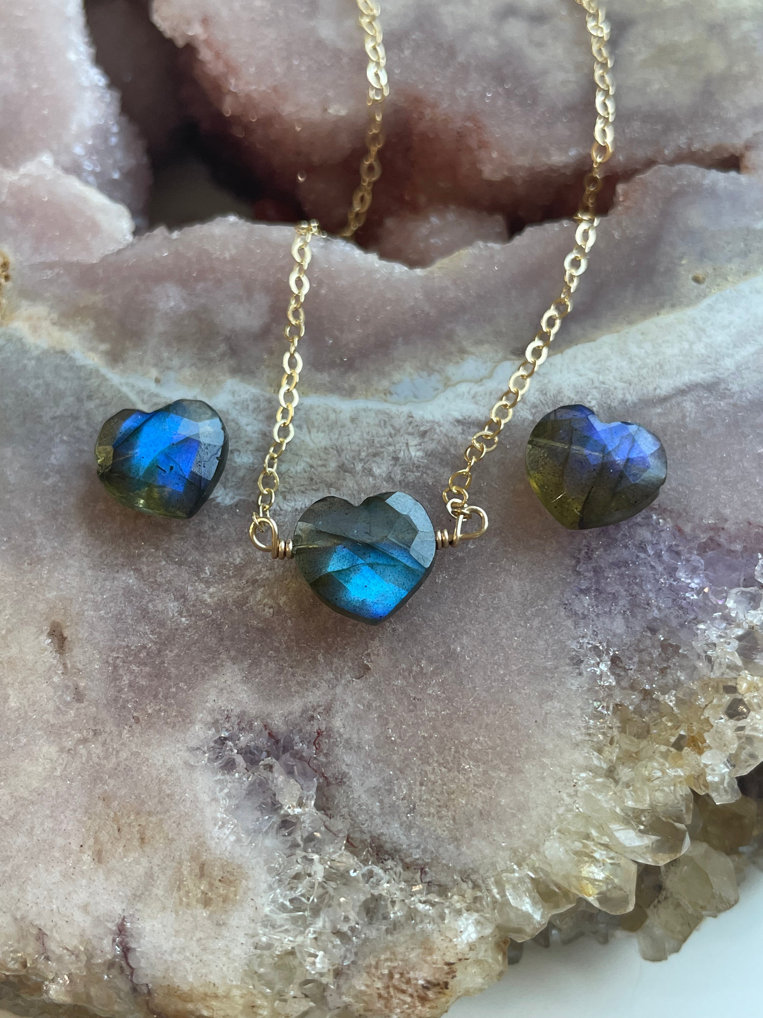 Natural Labradorite Heart Pendant Necklace - Healing Crystal Jewelry for Women - Perfect for Meditation, Energy Work & Spiritual Gifts