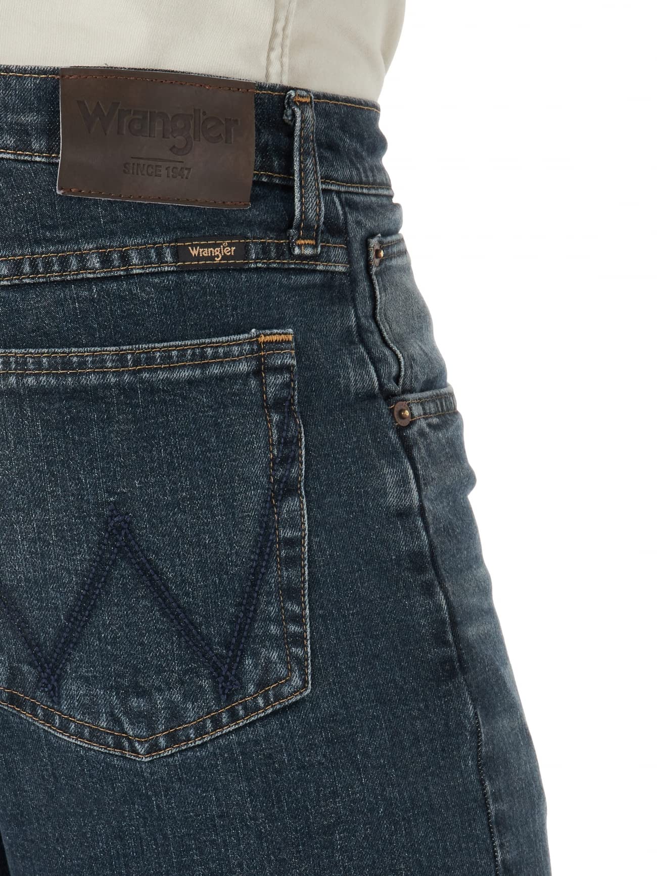 Wrangler Men's Free to Stretch Regular Fit Jeans - Comfortable & Durable Denim Pants for Casual Wear, Work & Outdoor Activities