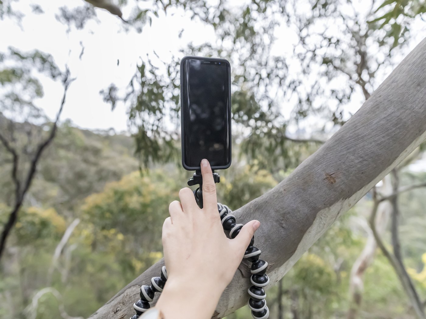 Universal Tripod Adapter Kit for Samsung Galaxy - Compatible with Galaxy S21/S20/Note 20 & More - Perfect for Vlogging, Photography, and Live Streaming