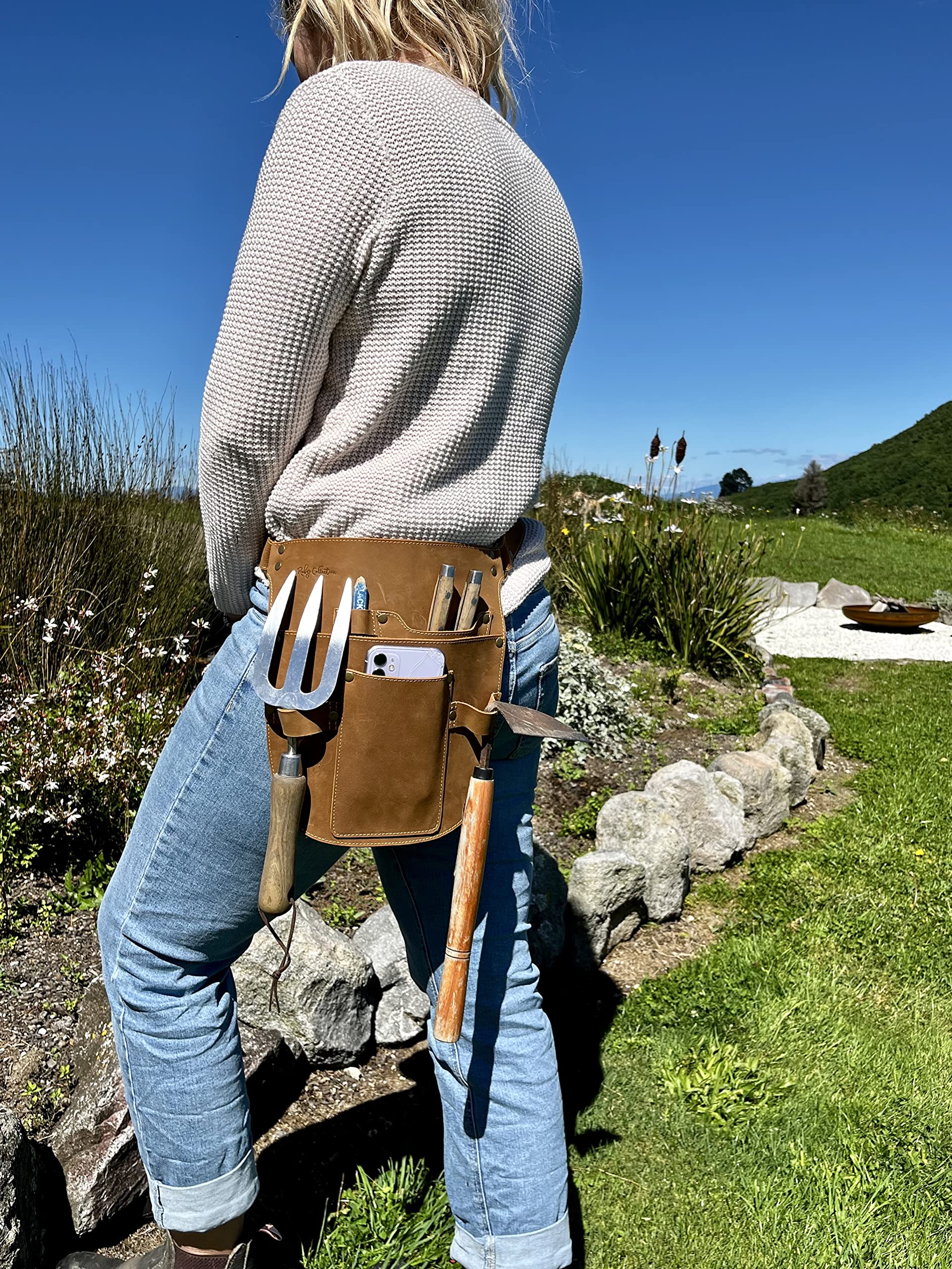 Rubys Collection™ Leather Garden Tool Belt - Adjustable Waist Strap with Multiple Pockets for Gardening, Florist Work & Outdoor Activities | Durable Leather Utility Belt for Women & Men | Perfect for Landscaping, Planting & DIY Projects