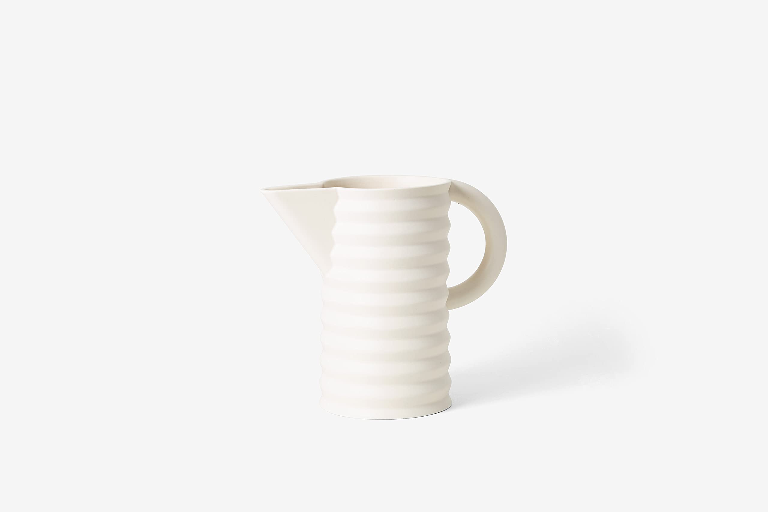 Premium Glass Pitcher with Elegant Pleated Design - Perfect for Iced Tea, Lemonade & Cocktails at Parties, BBQs & Outdoor Gatherings