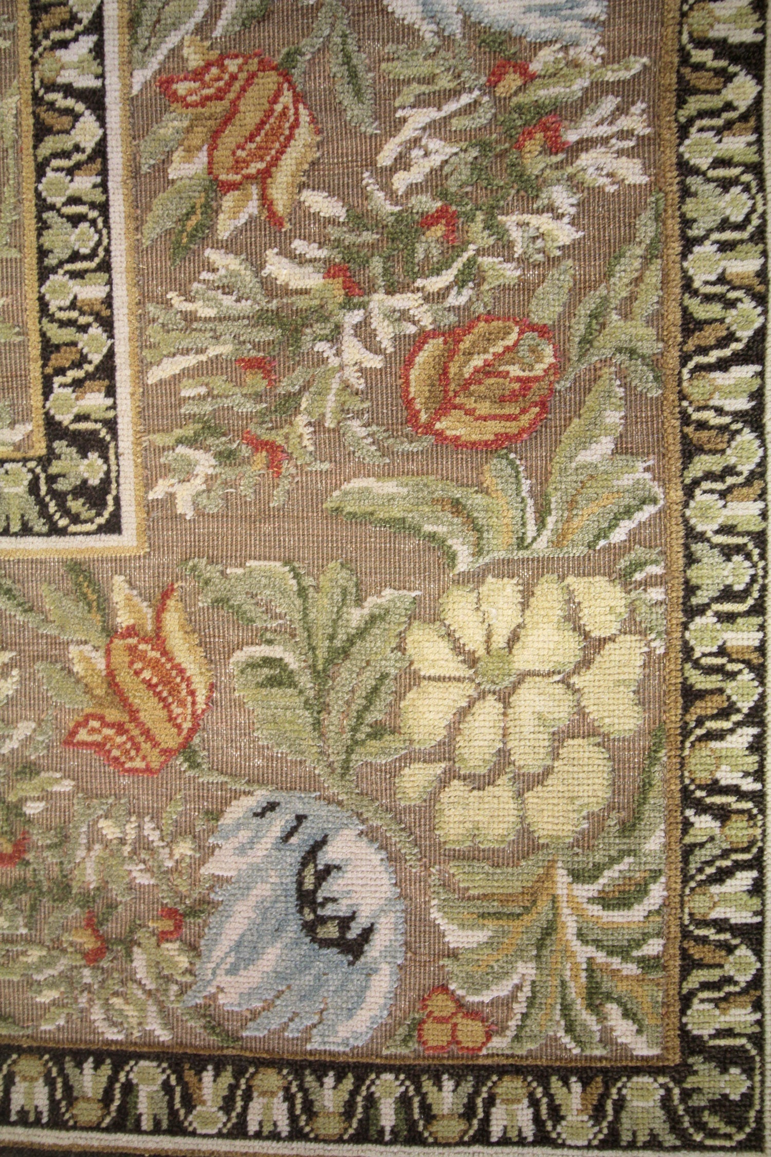 Handwoven Traditional Axminster Rug J63352 - Premium Wool Carpet for Living Room, Bedroom & Dining Area Decor