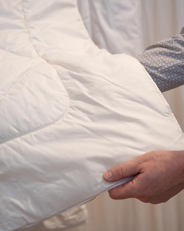 Premium 100% Pure Merino Wool Duvet - All-Season Luxury Bedding for Temperature Regulation & Allergy Relief | Perfect for Cold Winters & Hot Summers