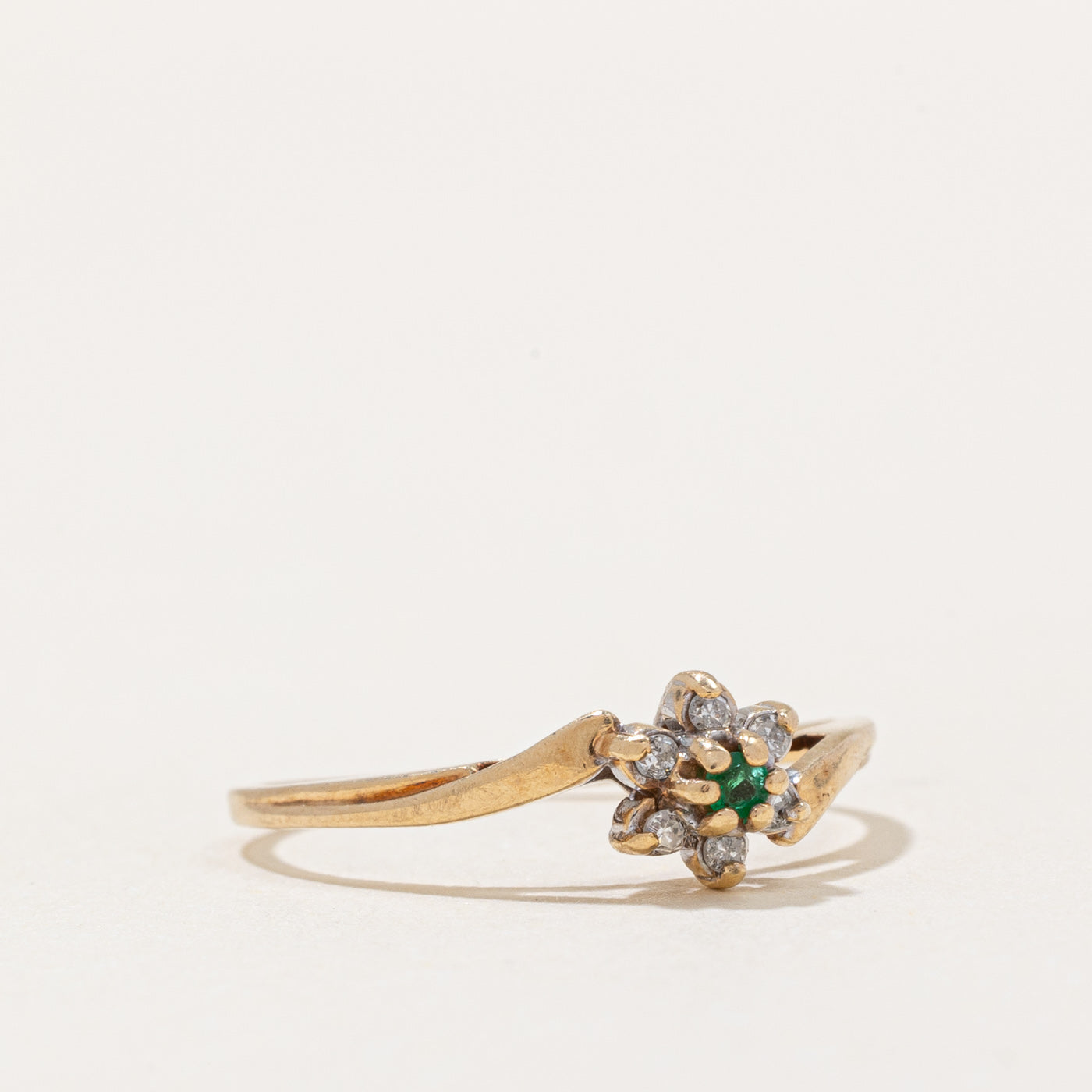 0.03ctw Diamond & Emerald Ring - 0.01ct Genuine Gemstone Jewelry - Size 4.5 - Perfect for Engagement, Anniversary & Special Occasion Gifts