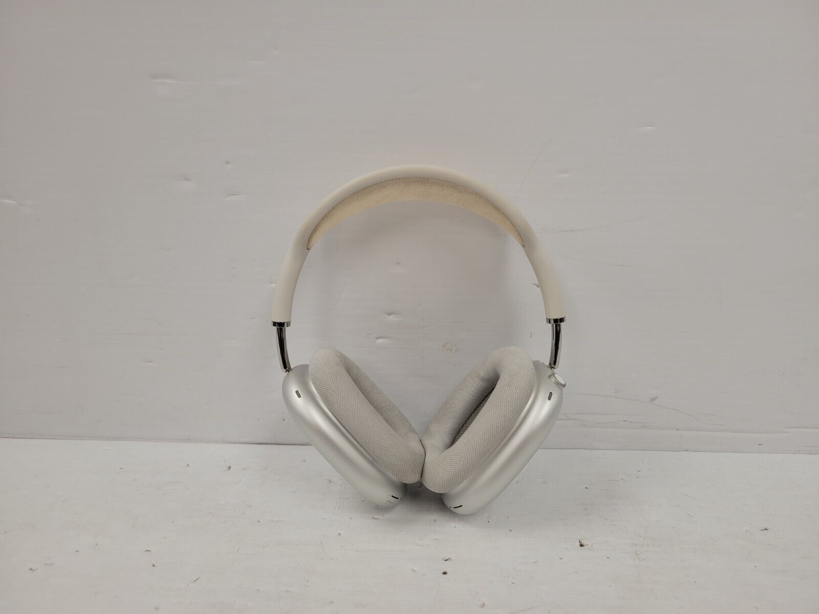 Original Apple A2095 Wireless Headphones - Bluetooth Earbuds with Noise Cancellation for iPhone, iPad, Mac - Perfect for Workouts, Commuting & Travel