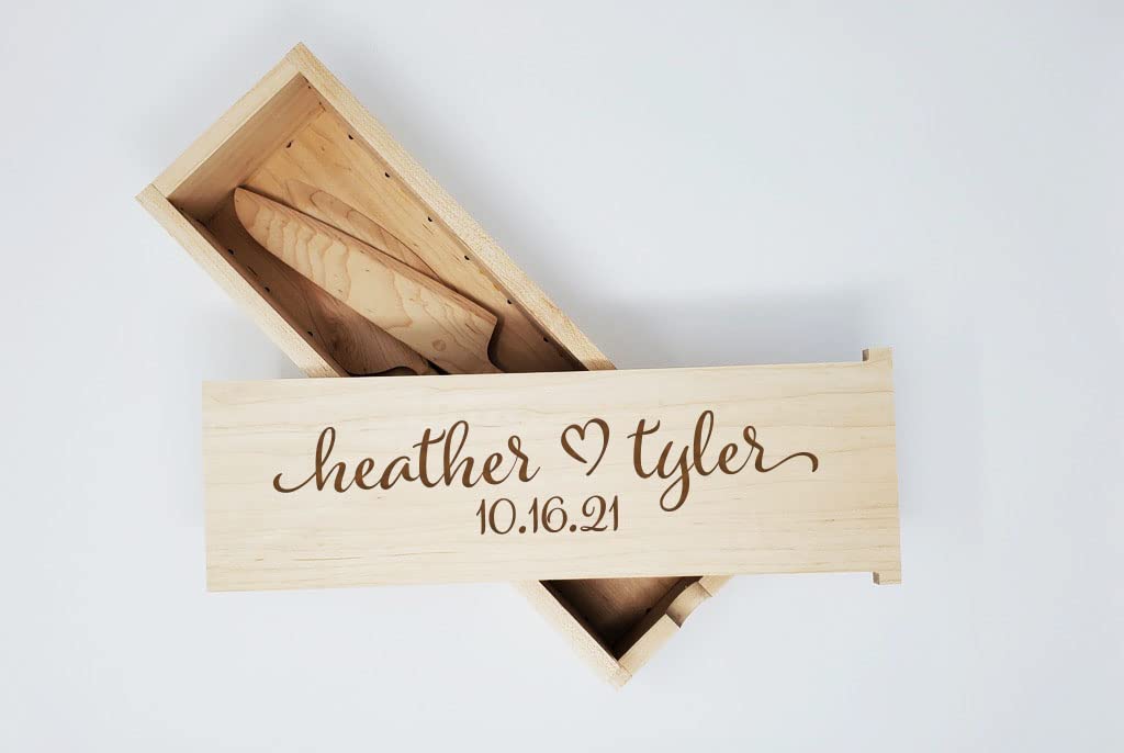 Personalized Laser Engraved Wooden Cake Set with Heart - Rustic Wedding Cake Cutting Server & Knife - Perfect Wedding Gift, Anniversary Gift for Couples - Ideal for Farmhouse Weddings, Romantic Celebrations and Cake Serving