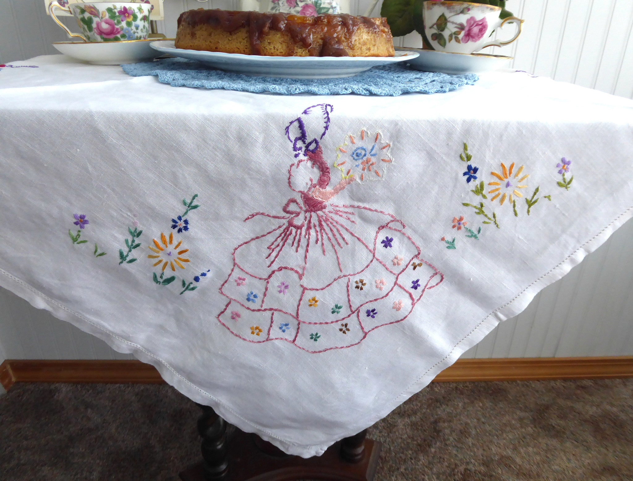Vintage 1940s English Embroidered Linen Tea Cloth - 30 Inch Round Crinoline Lady Design Tablecloth for Bridge, Afternoon Tea Parties & Victorian-Themed Events